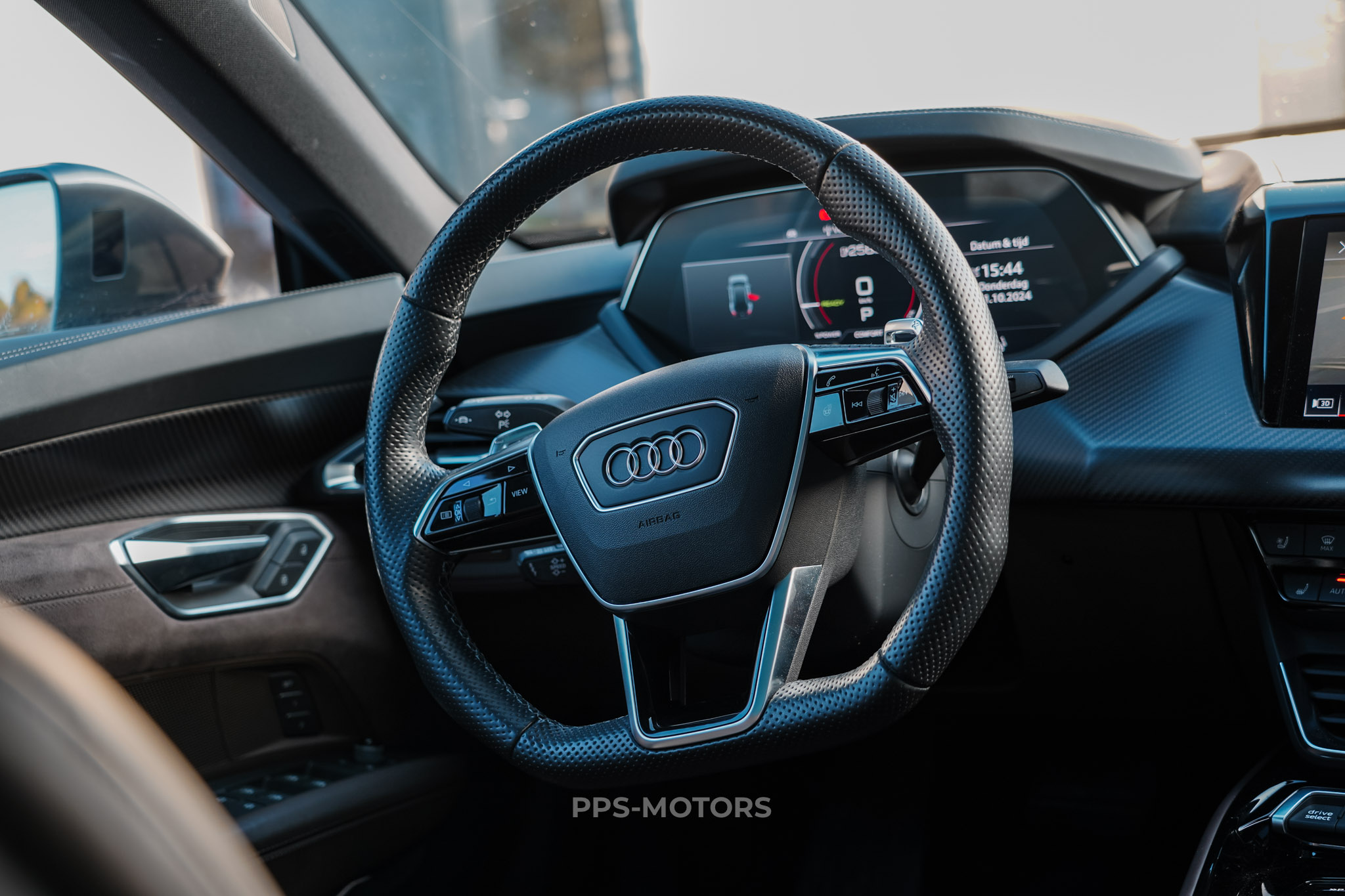 Audi E-TRON GT photo 18