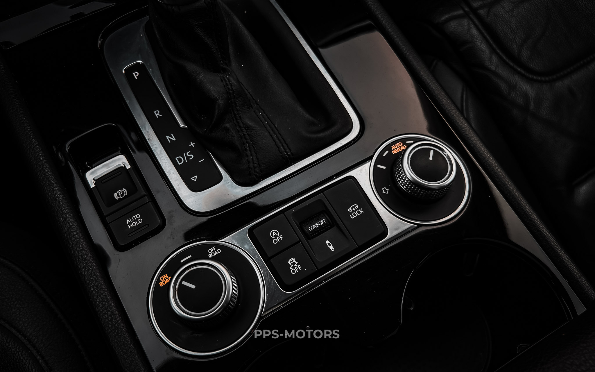 Volkswagen TOUAREG 3.0 TDI V6 R-LINE photo 20