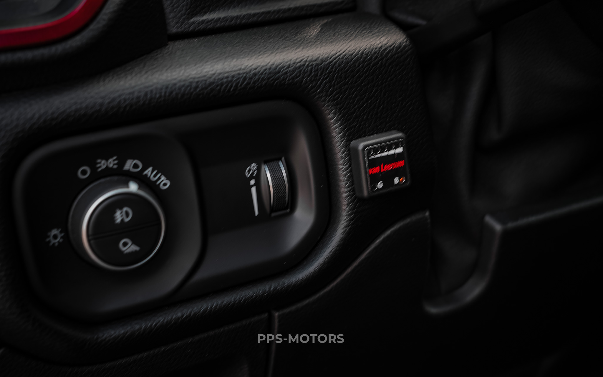 Dodge DODGE RAM 1500 REBEL photo 17