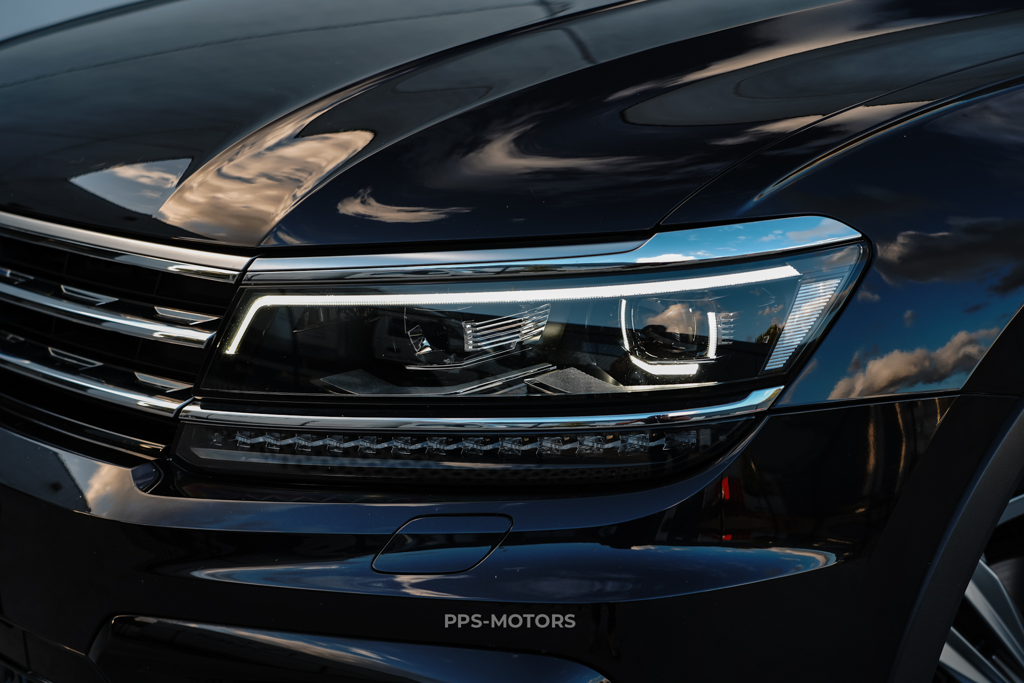 Volkswagen TIGUAN 1.4 TSI R-LINE photo 16