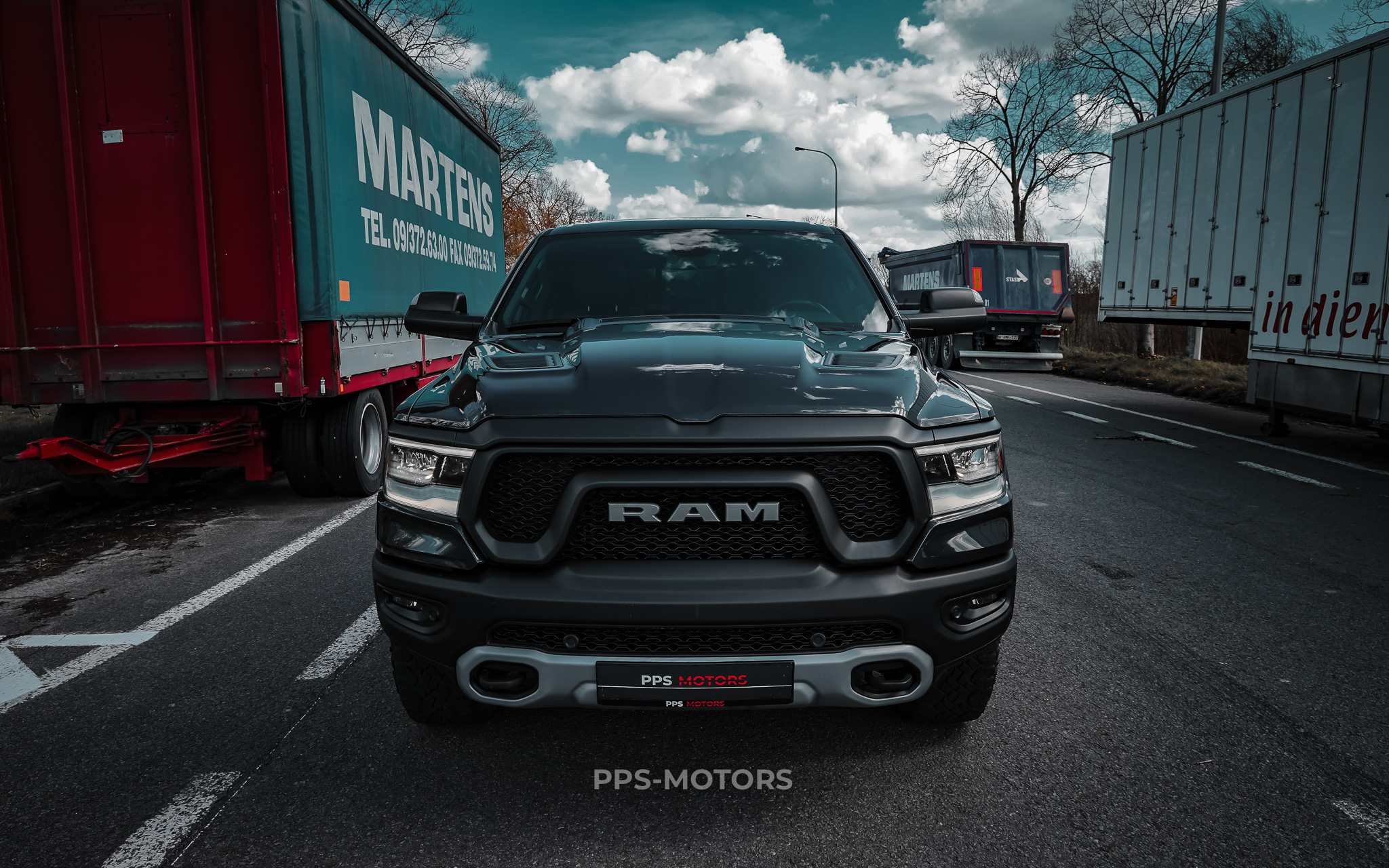 Dodge DODGE RAM 1500 REBEL photo 1