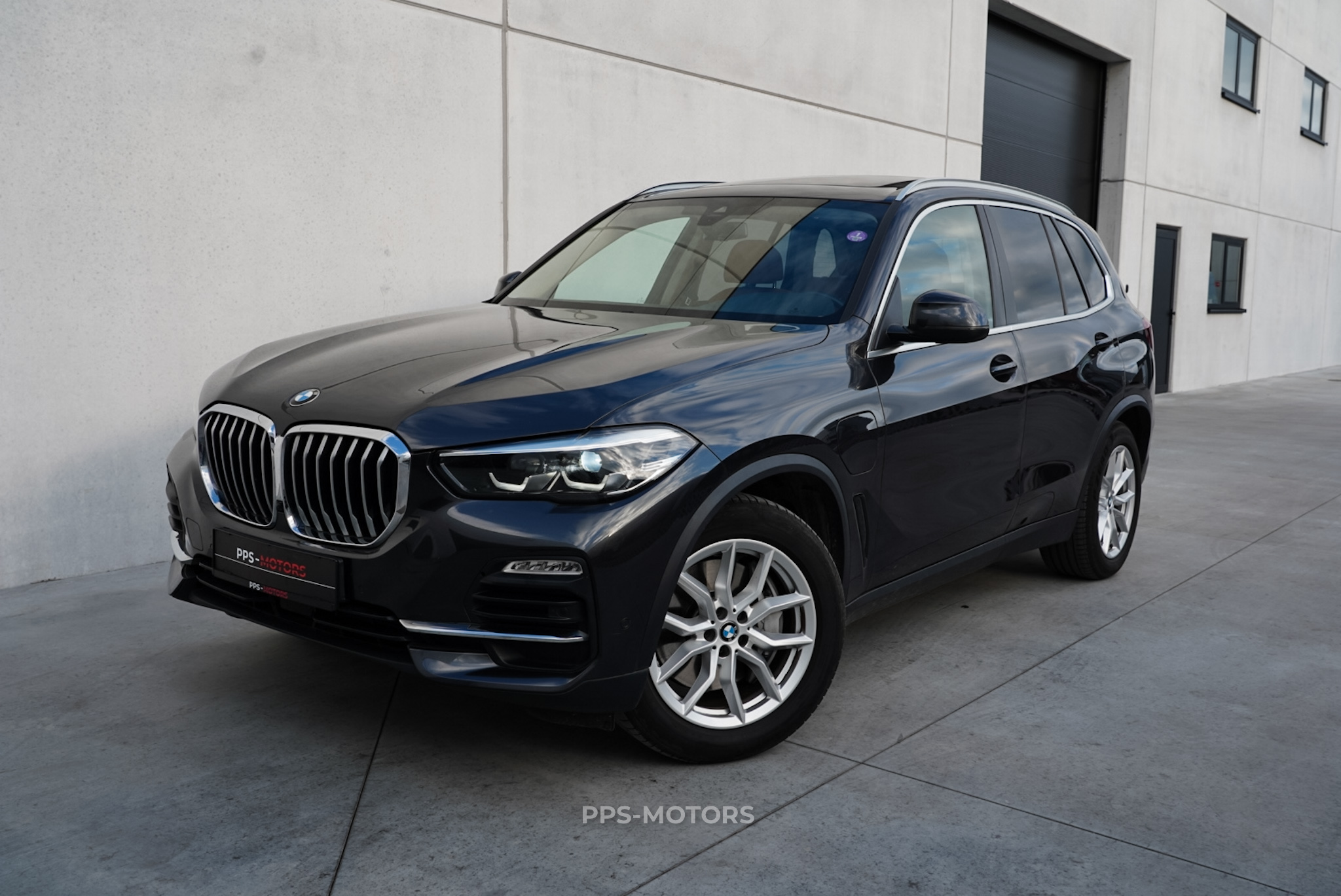 BMW X5 45e HYBRID photo 1