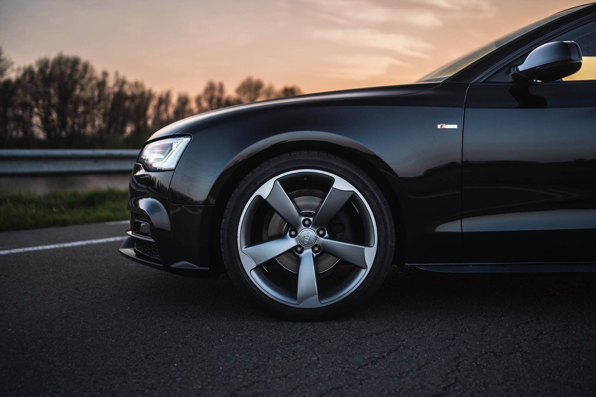 Audi A5 2.0 TDI S-LINE photo 8