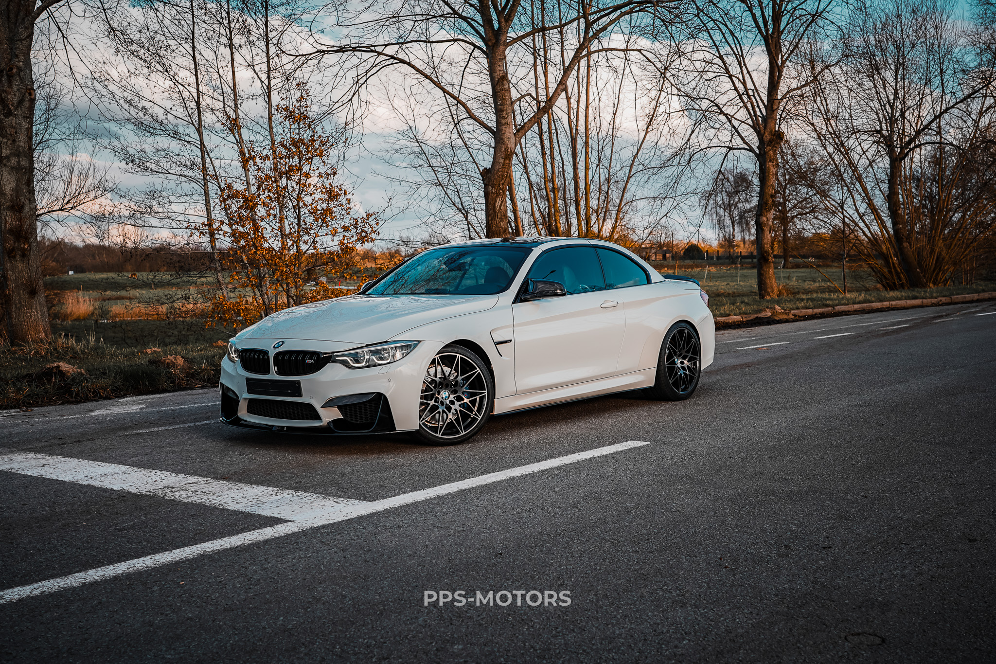 BMW M4 3.0 CABRIO INDIVIDUAL PACK photo 2