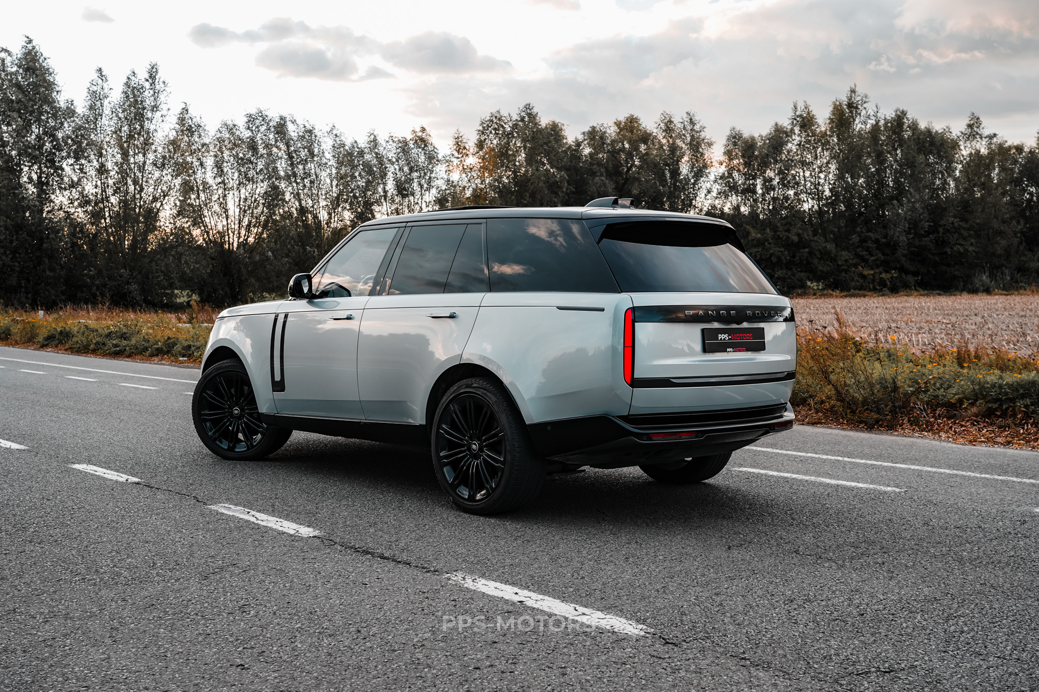 Land Rover RANGE ROVER D300 AUTOBIOGRAPHY photo 5