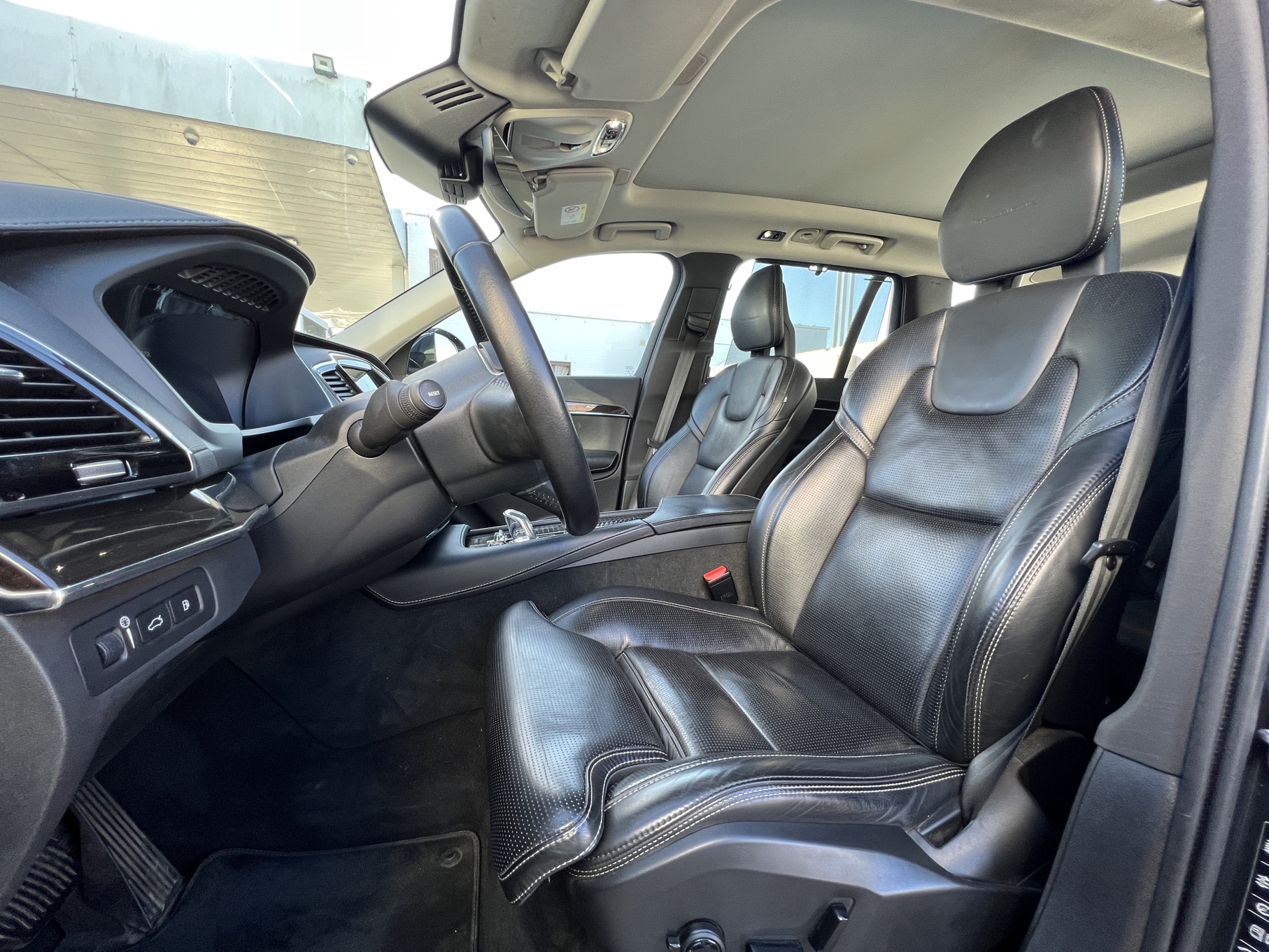 Volvo XC90 2.0 T8 INSCRIPTION photo 31