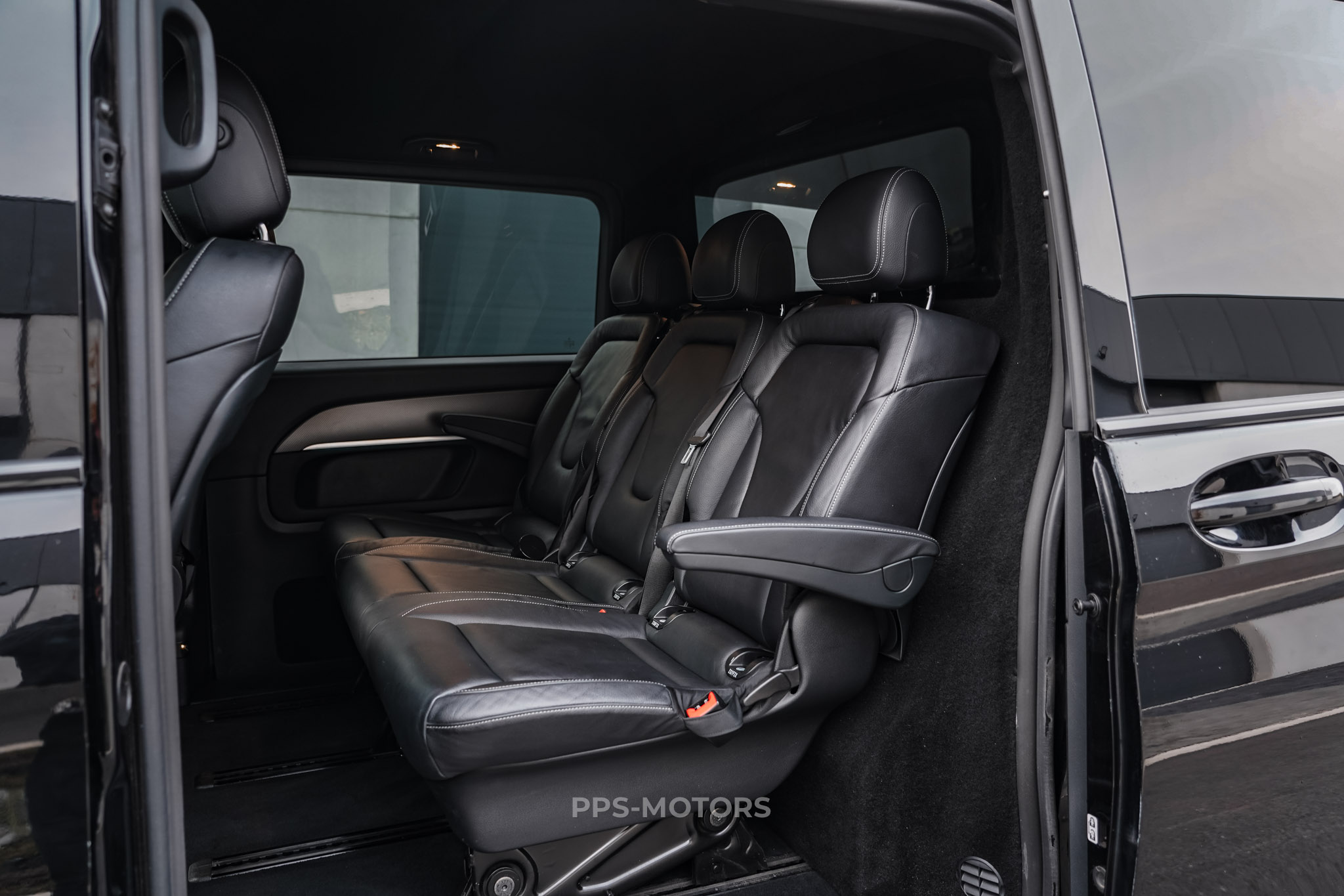 Mercedes Benz V300 AMG PAKKET photo 27