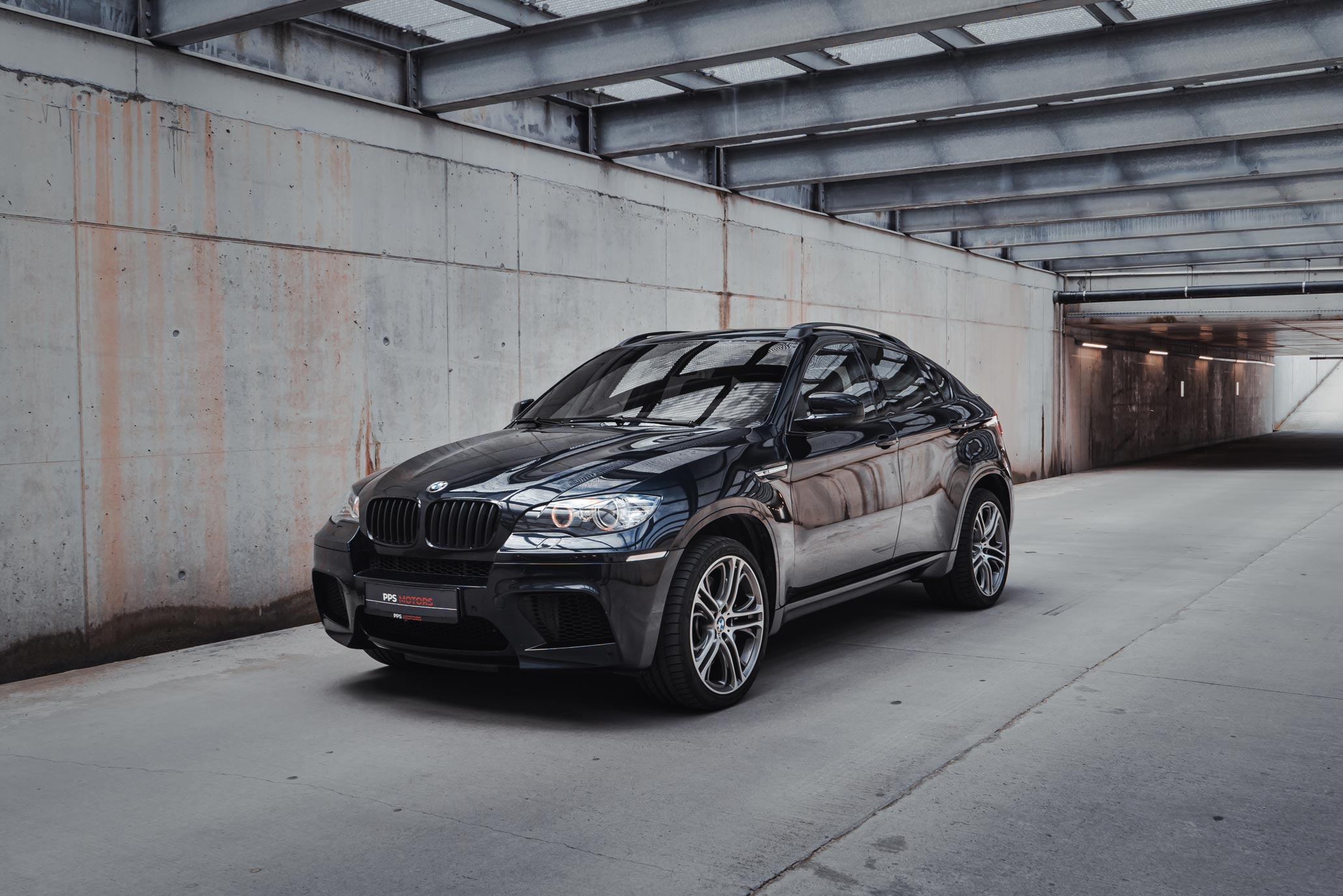BMW X6 M 4.4i V8 TWIN-TURBO - LICHTE VRACHT photo 4