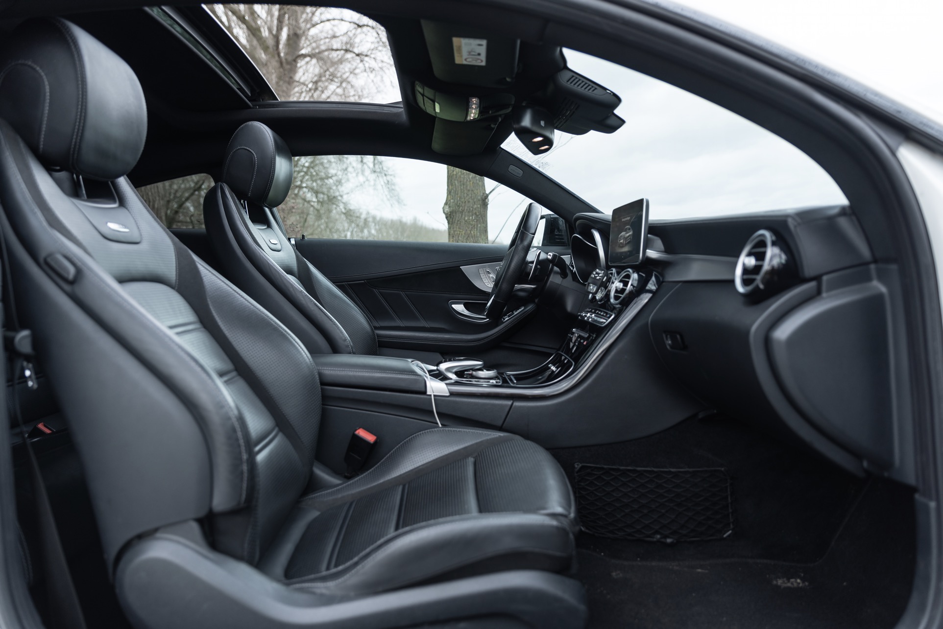 Mercedes Benz C63 AMG 4.0 BITURBO V8 photo 10