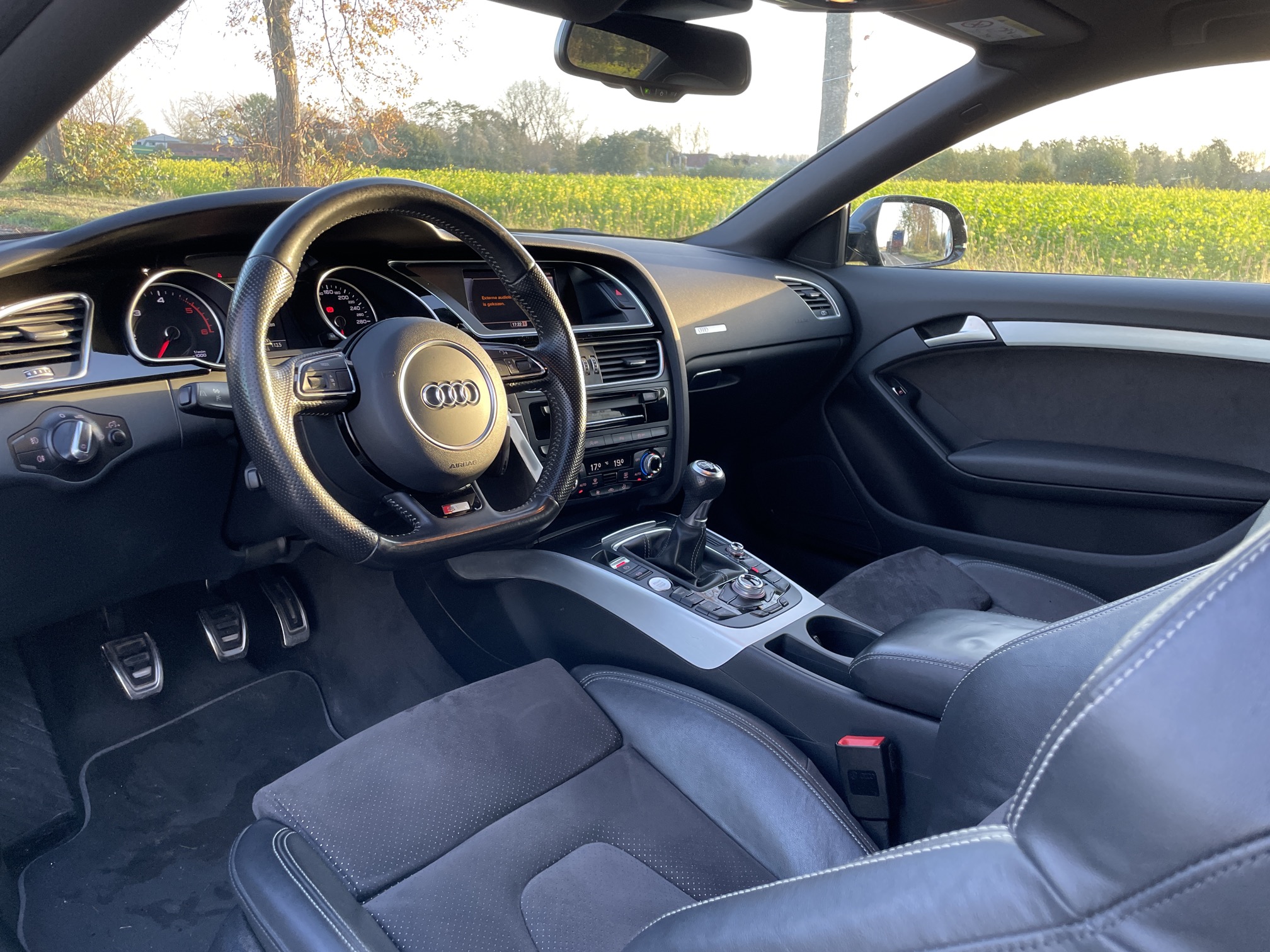 Audi A5 2.0 TDI S-LINE photo 10