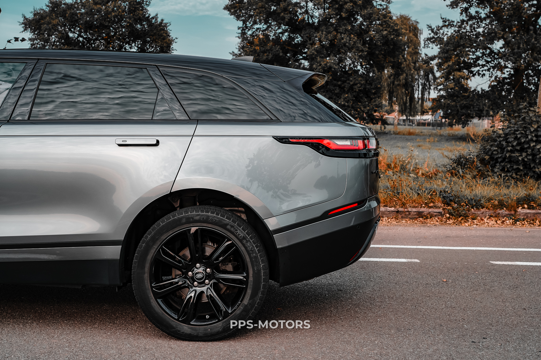 Land Rover RANGE ROVER VELAR photo 8