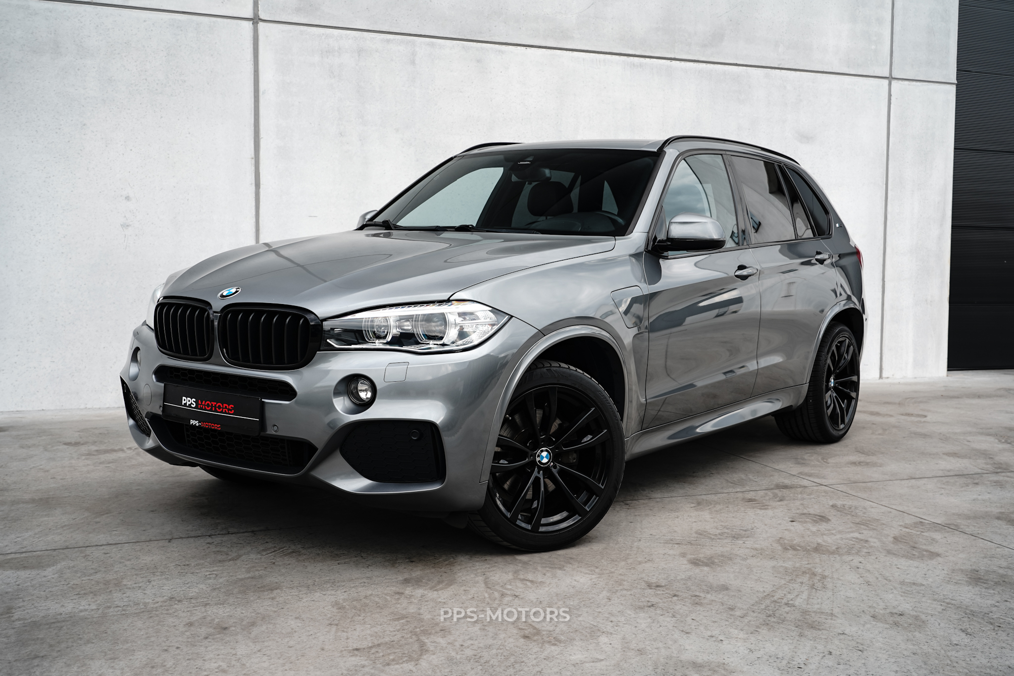 BMW X5 40e iPerformance photo 1