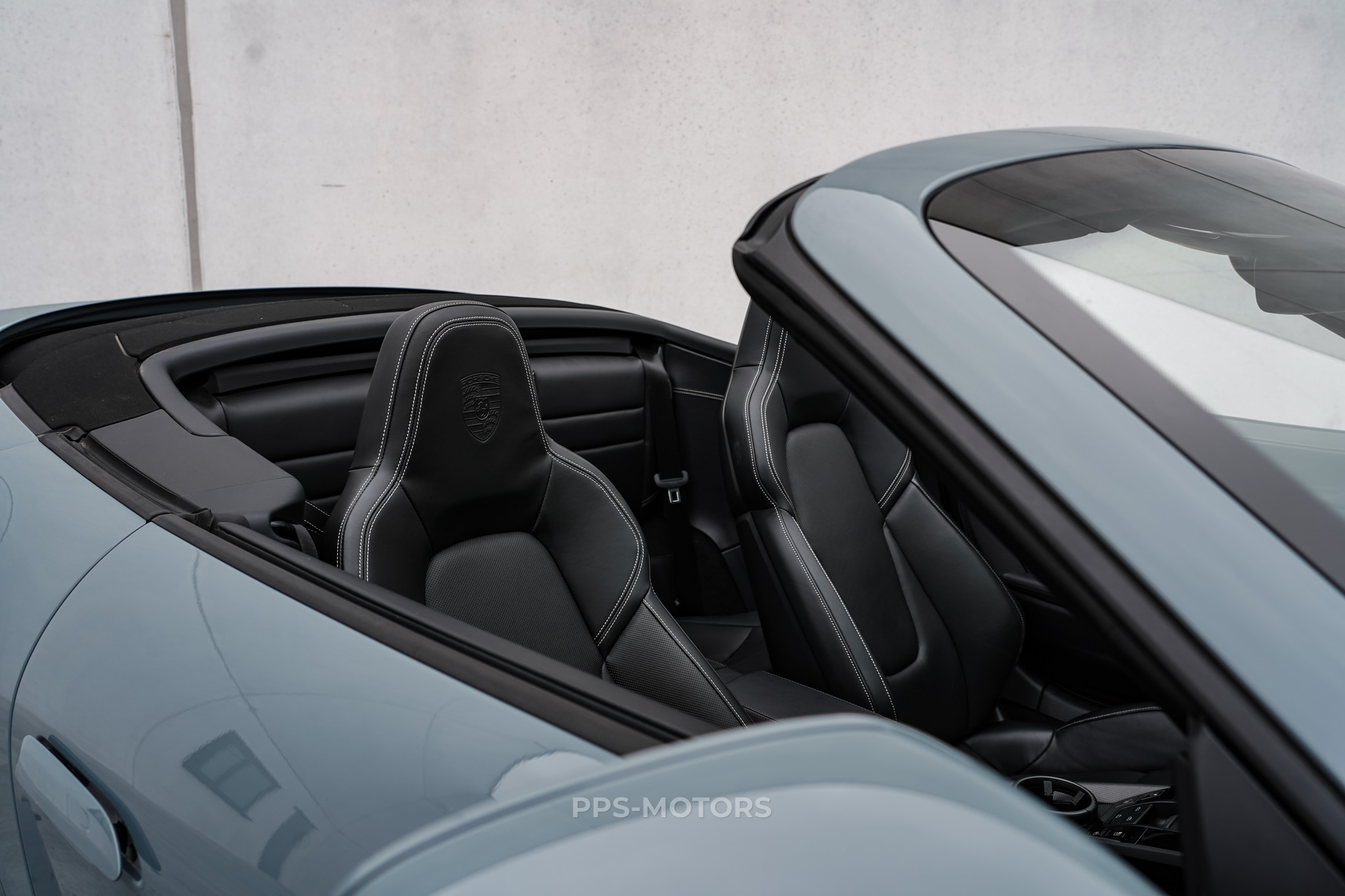 Porsche 992 CARRERA CABRIO 4 GTS photo 9
