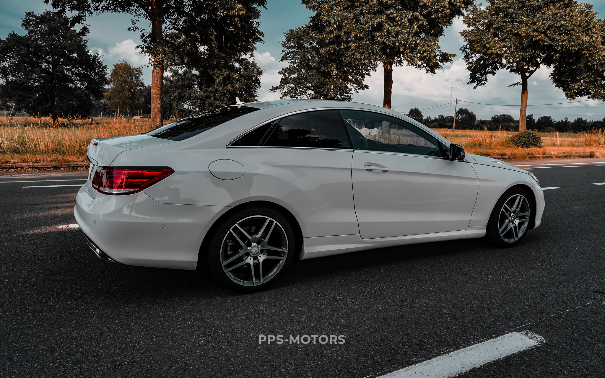 Mercedes Benz E220 COUPÉ photo 27