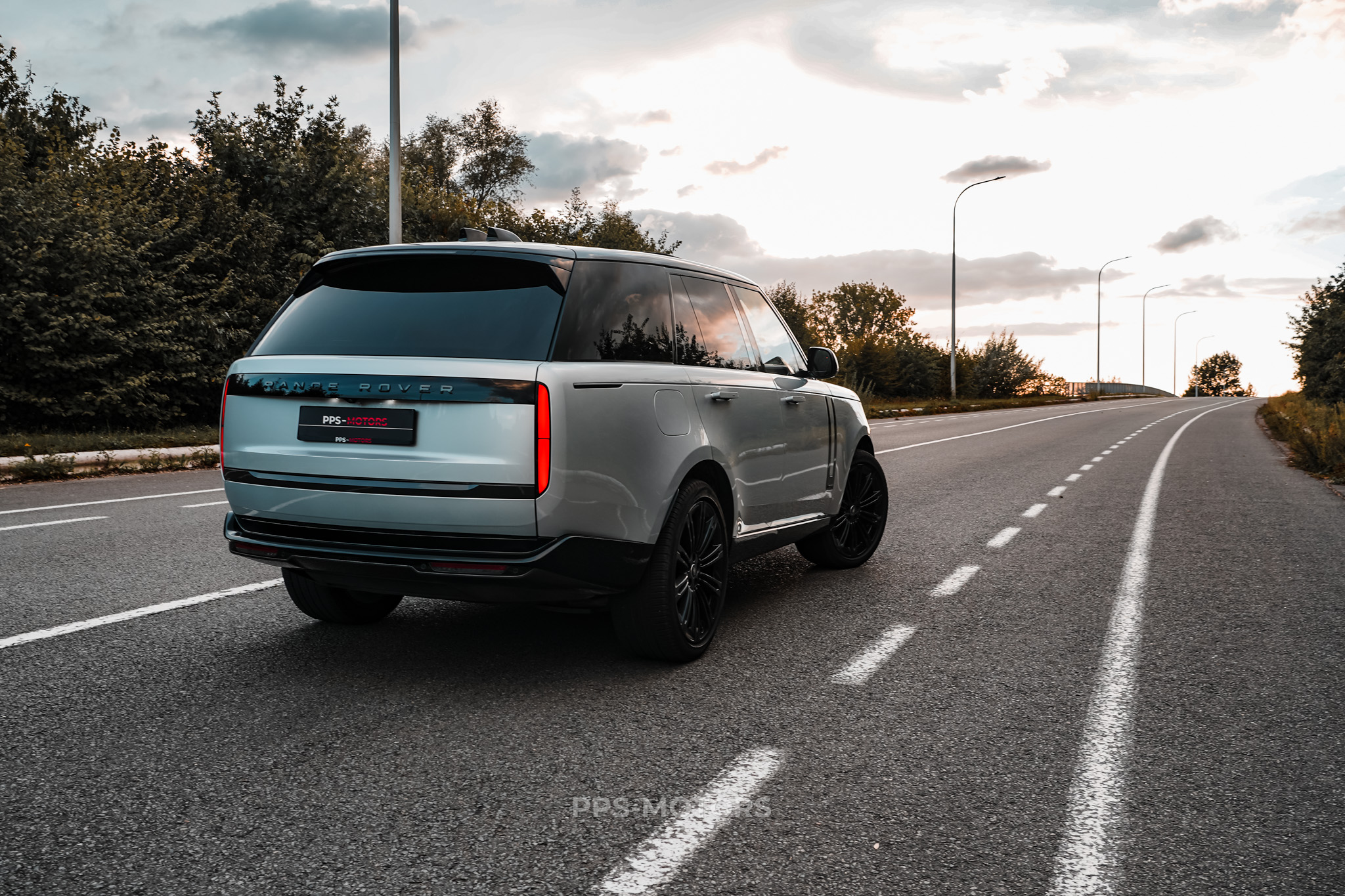 Land Rover RANGE ROVER D300 AUTOBIOGRAPHY photo 6