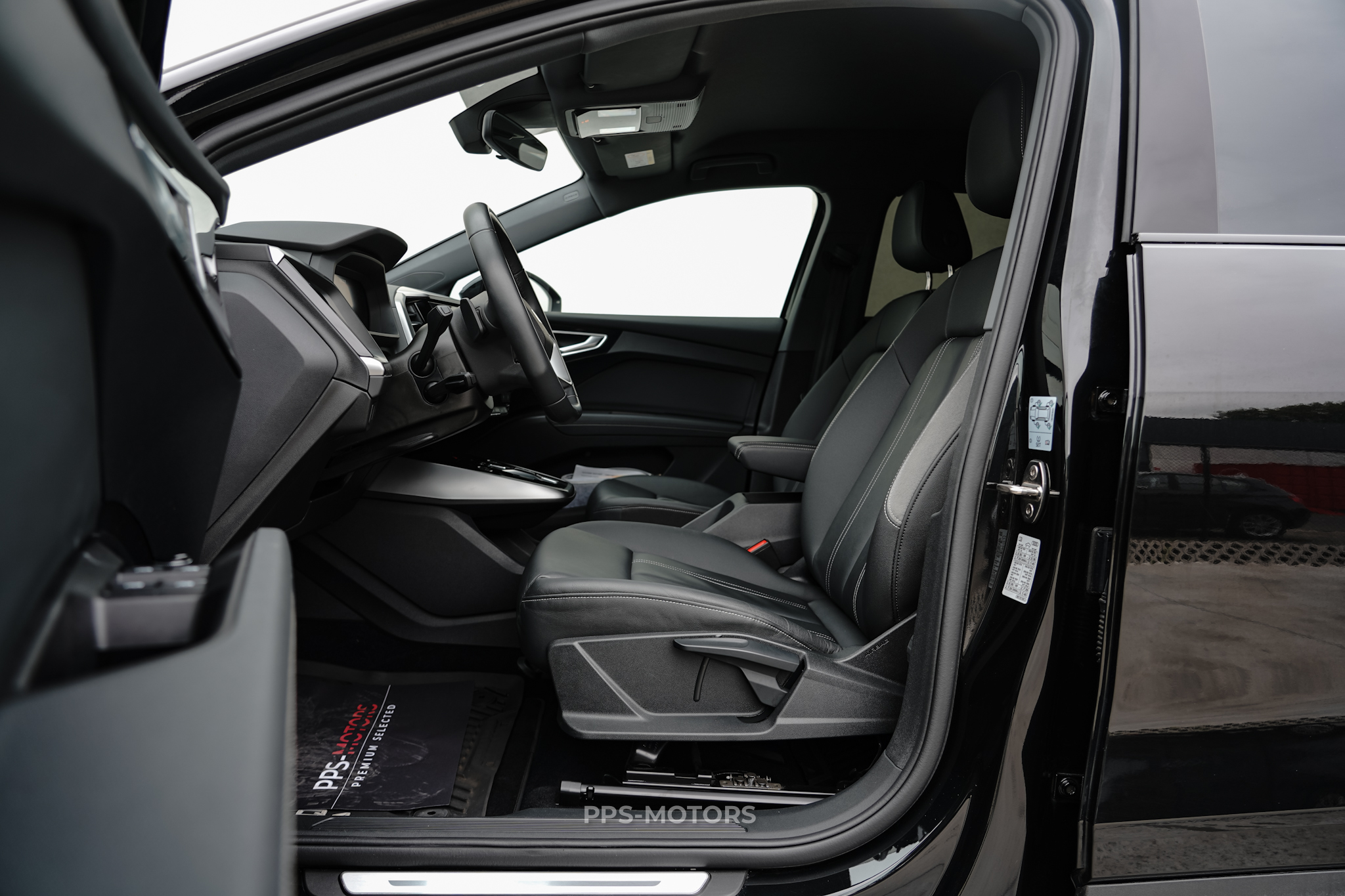 Audi Q4 E-TRON photo 13