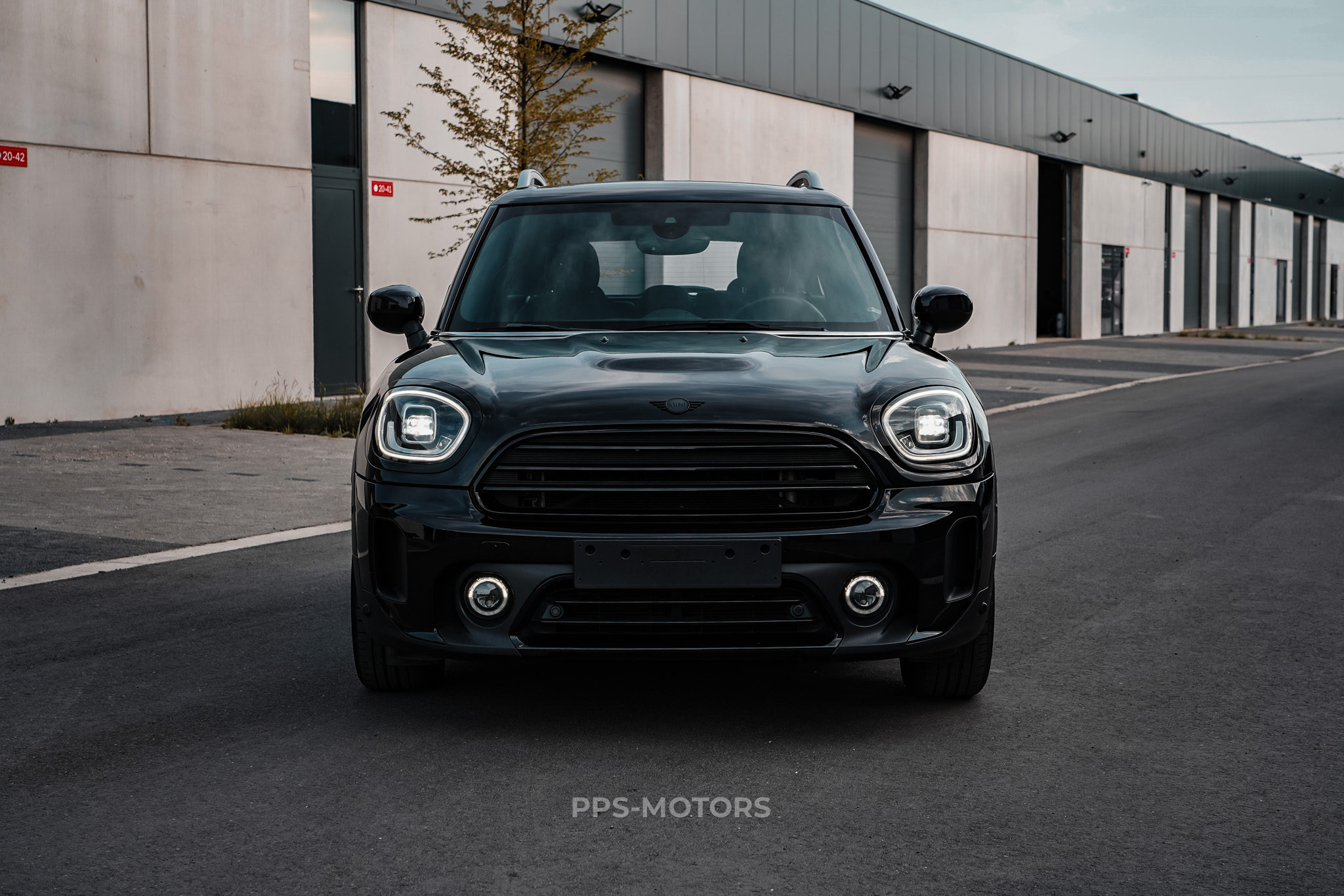 MINI ONE COUNTRYMAN photo 3