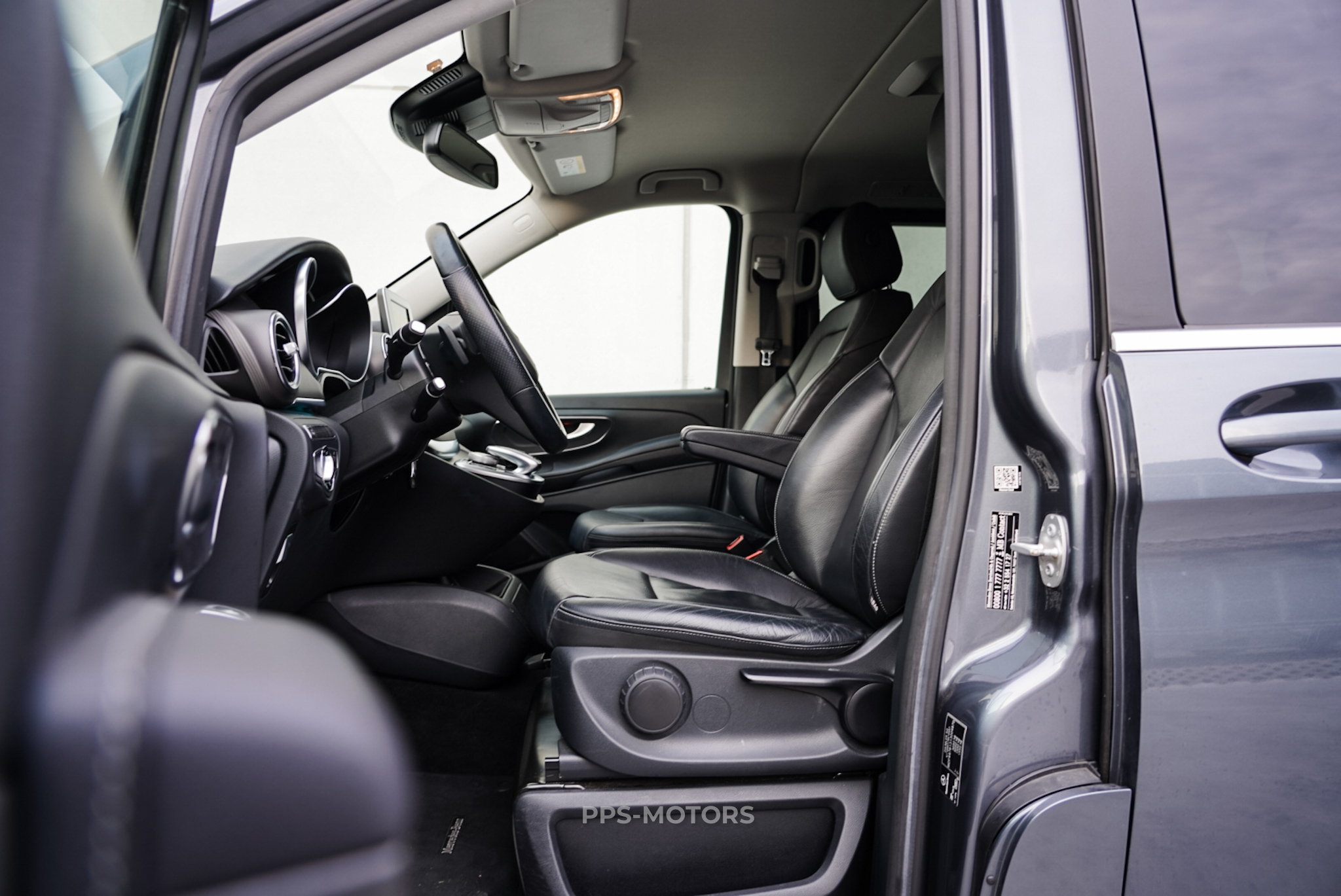 Mercedes Benz V250 AVANTGARDE photo 12