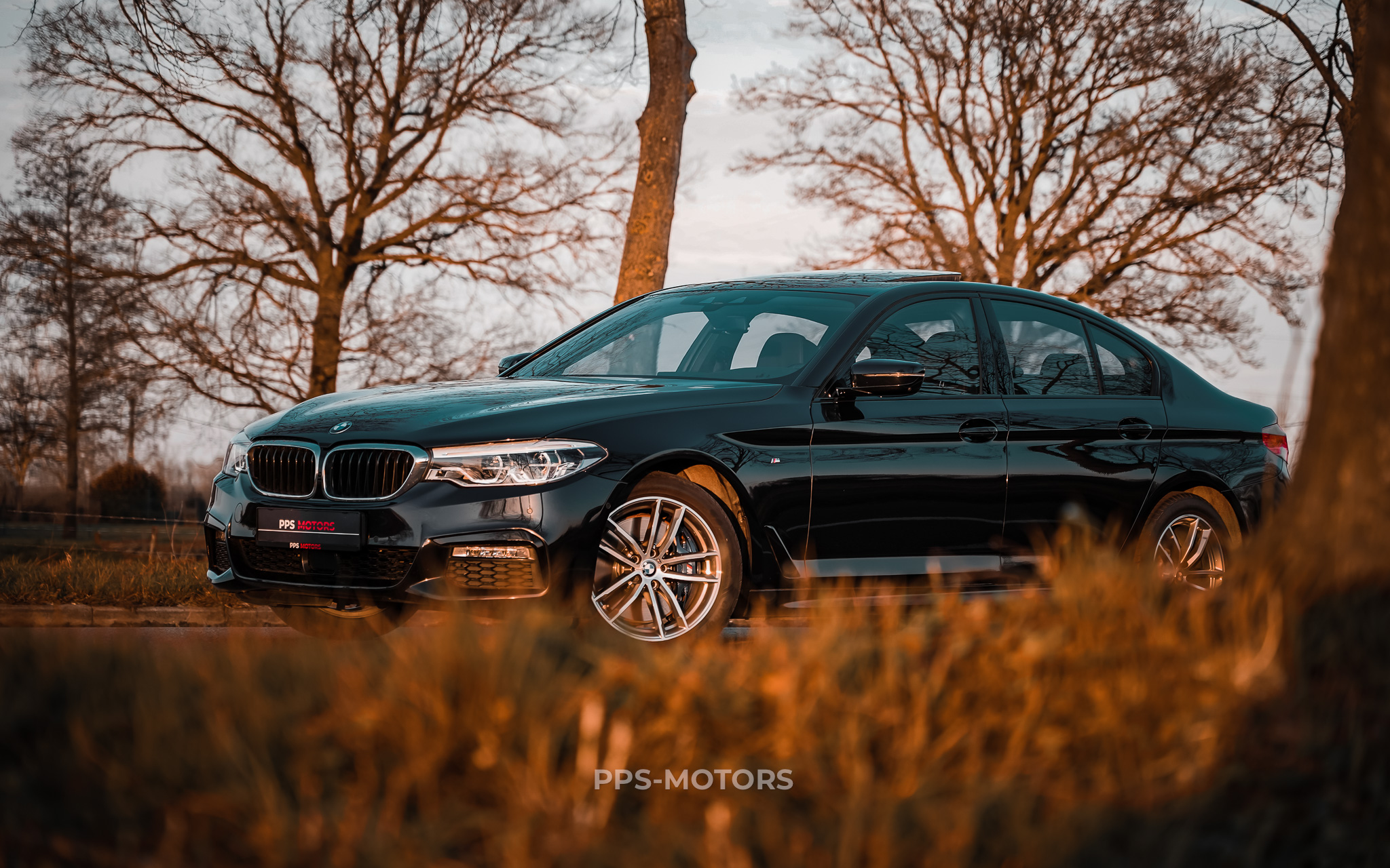 BMW 540i xDRIVE G30 M-PAKKET photo 3