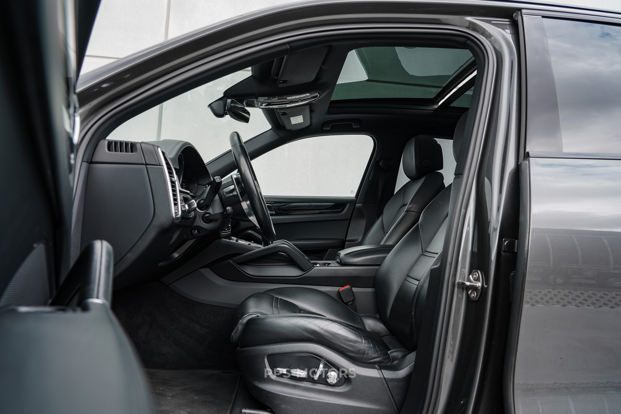 Porsche CAYENNE 3.0i V6 photo 8
