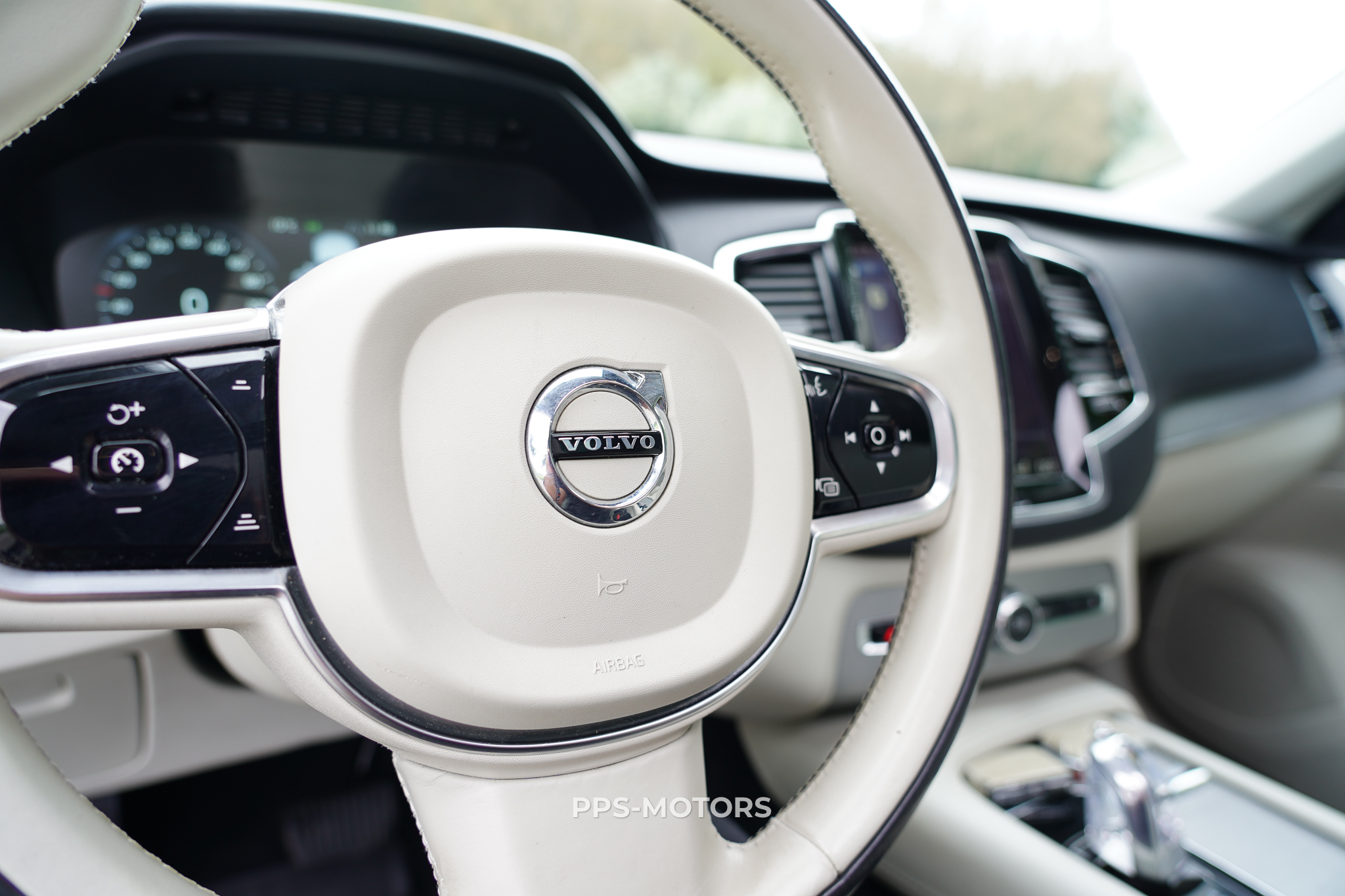 Volvo XC90 2.0 T8 INSCRIPTION photo 25