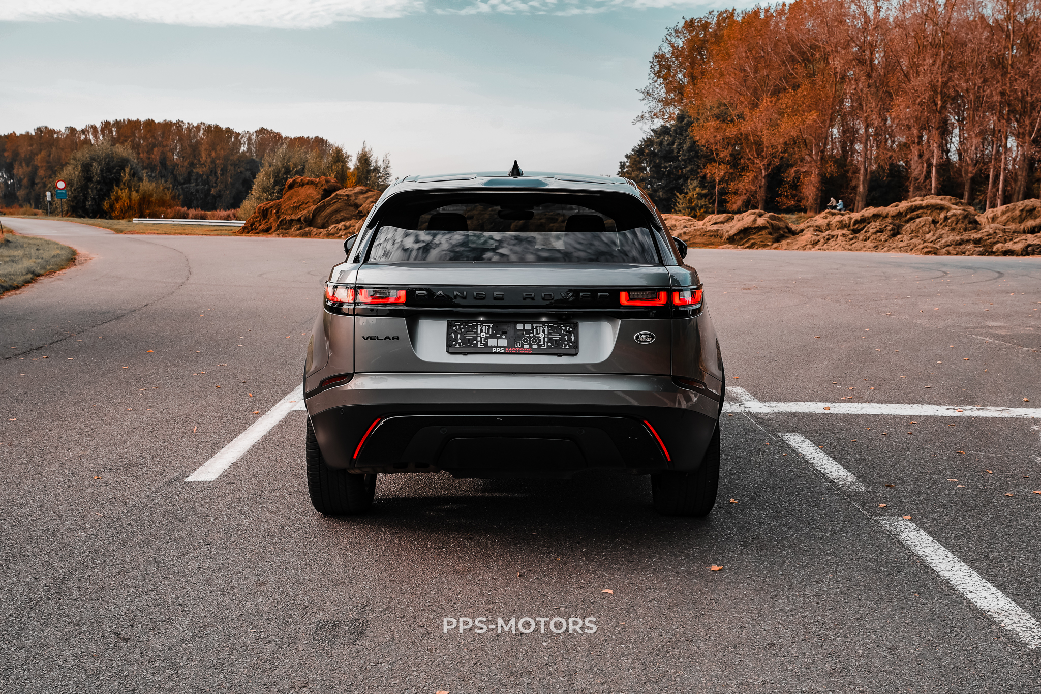 Land Rover RANGE ROVER VELAR photo 12