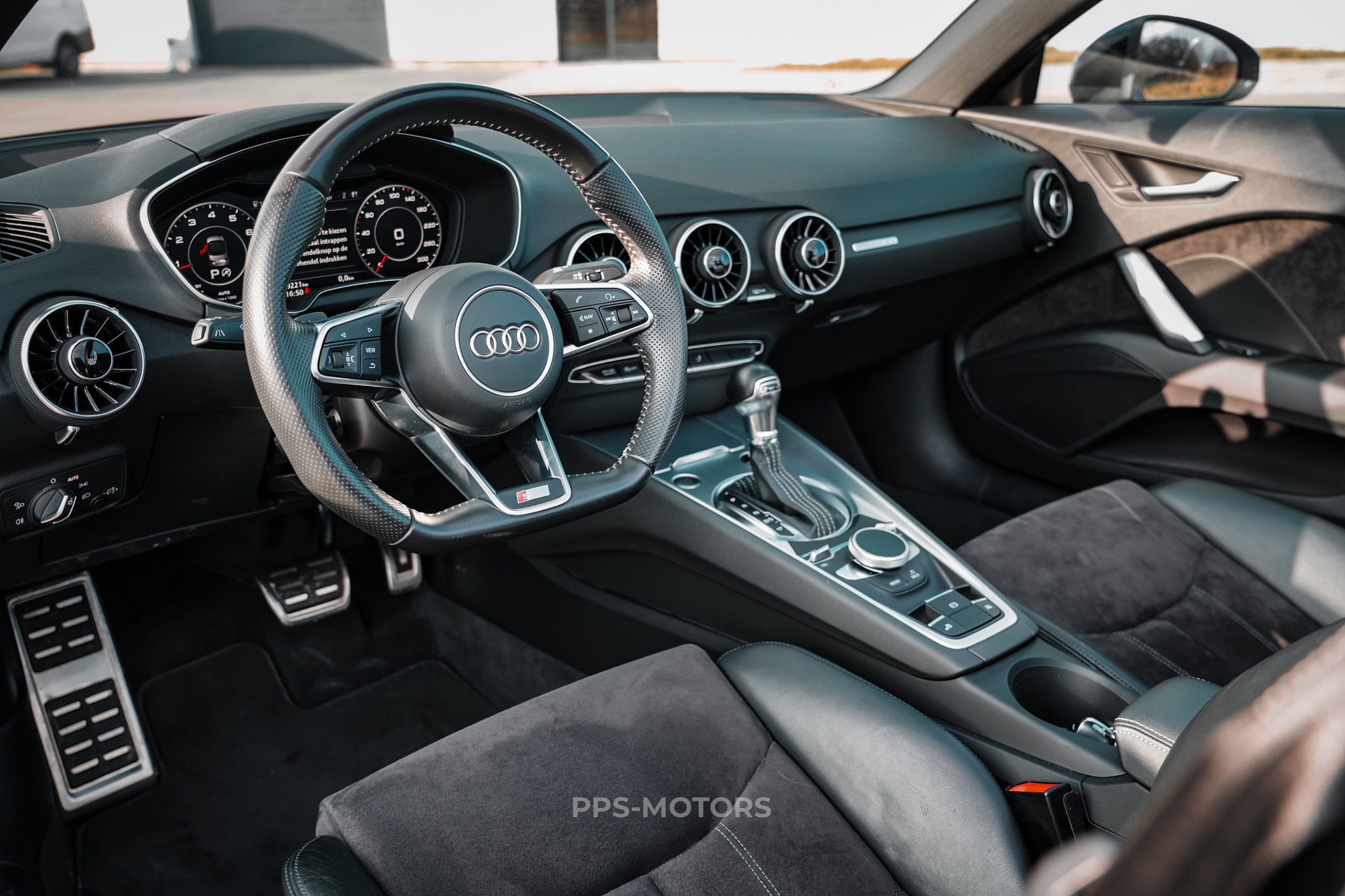 Audi TT ROADSTER 2.0 TFSI S-TRONIC photo 34
