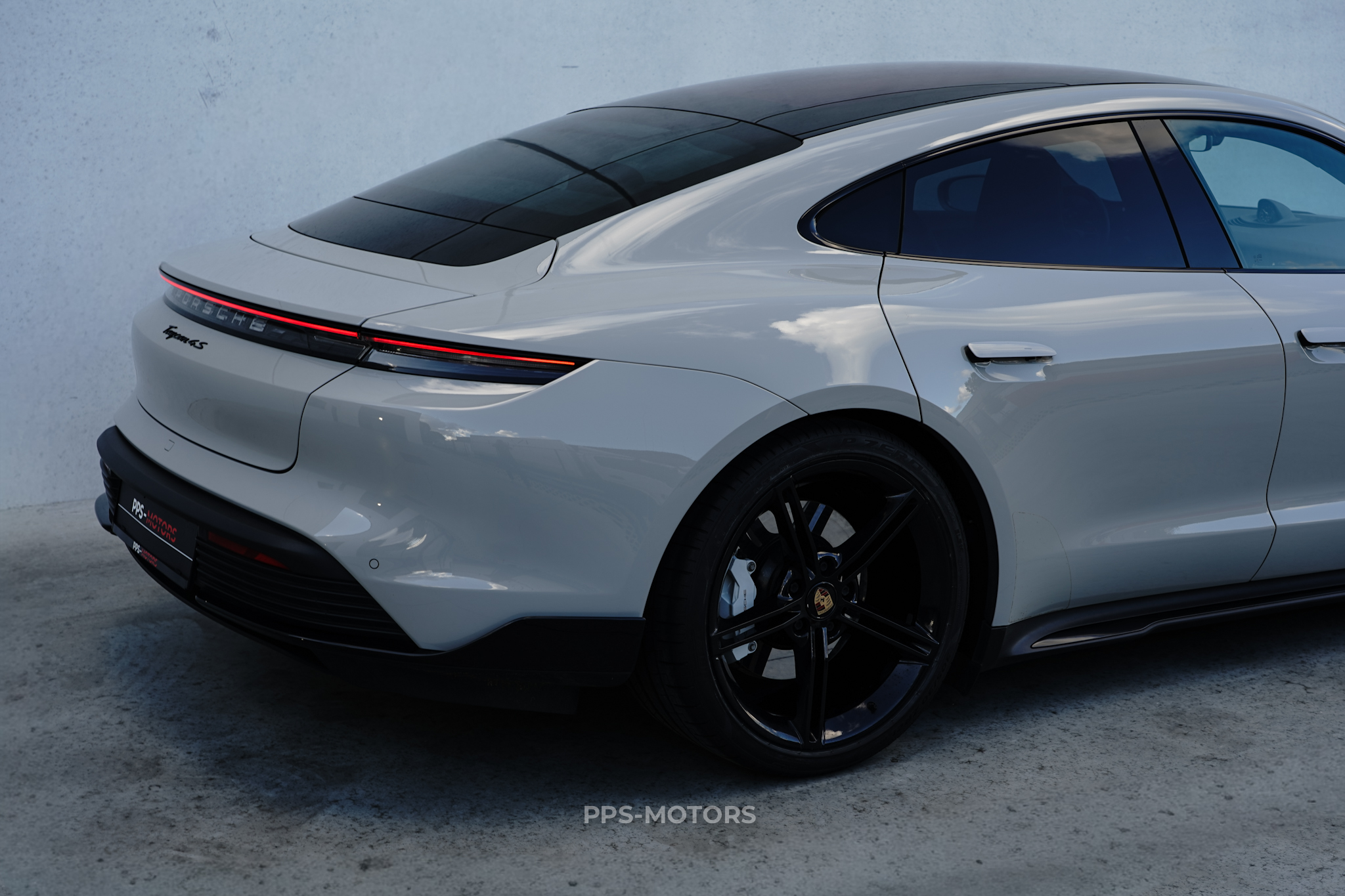 Porsche TAYCAN 4S SPORTDESIGN photo 16