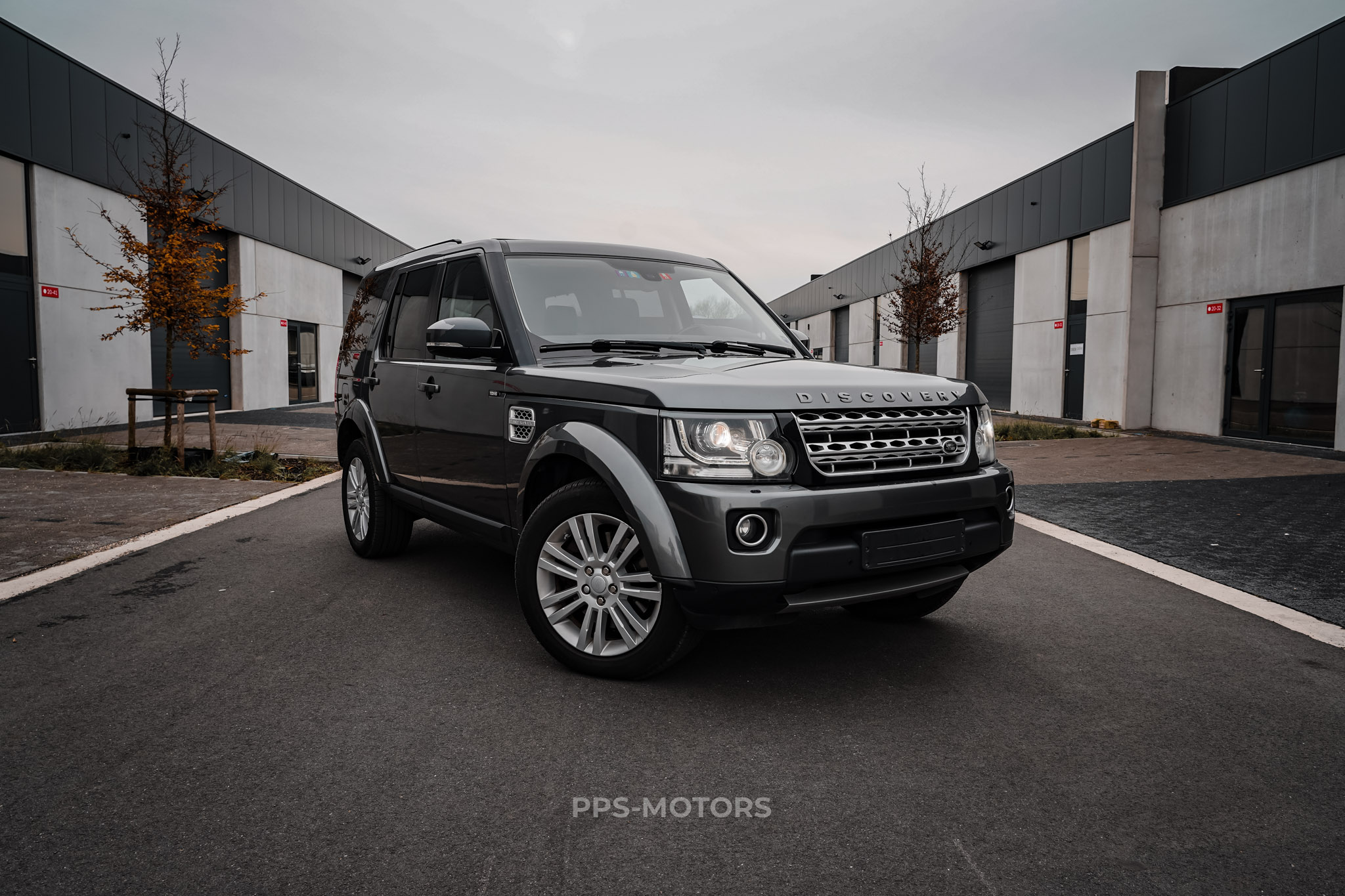 Land Rover DISCOVERY 3.0 TDV6 HSE photo 8