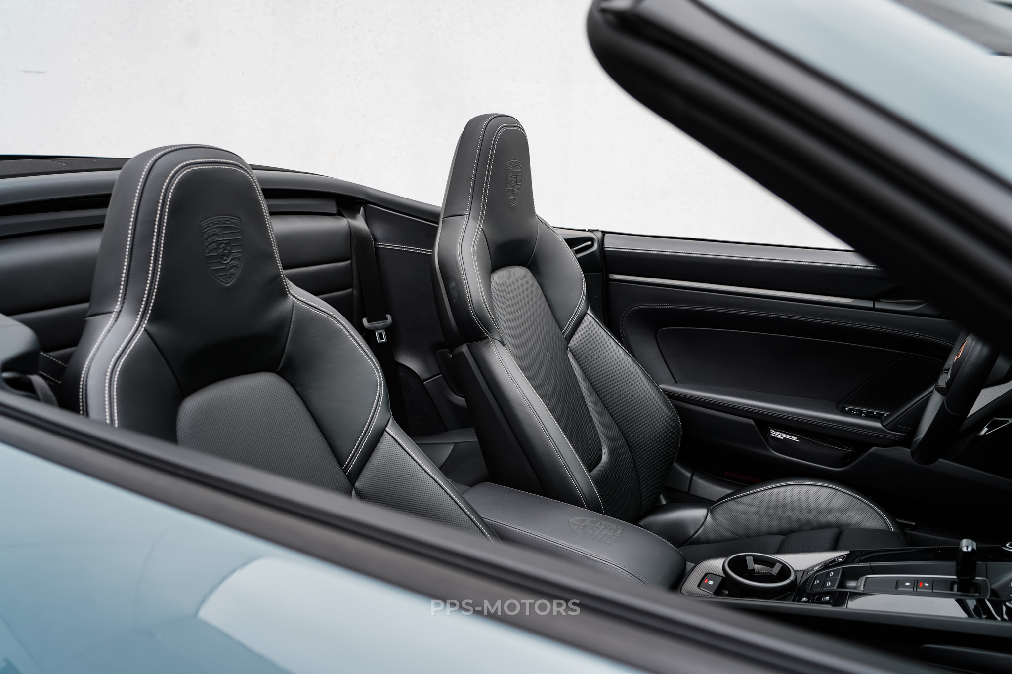 Porsche 992 CARRERA CABRIO 4 GTS photo 10