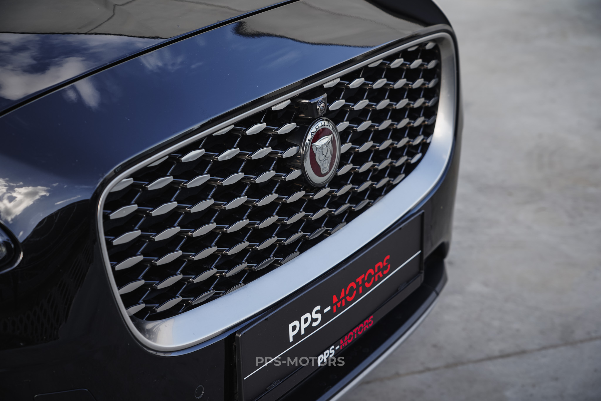 JAGUAR E-PACE P160 photo 3