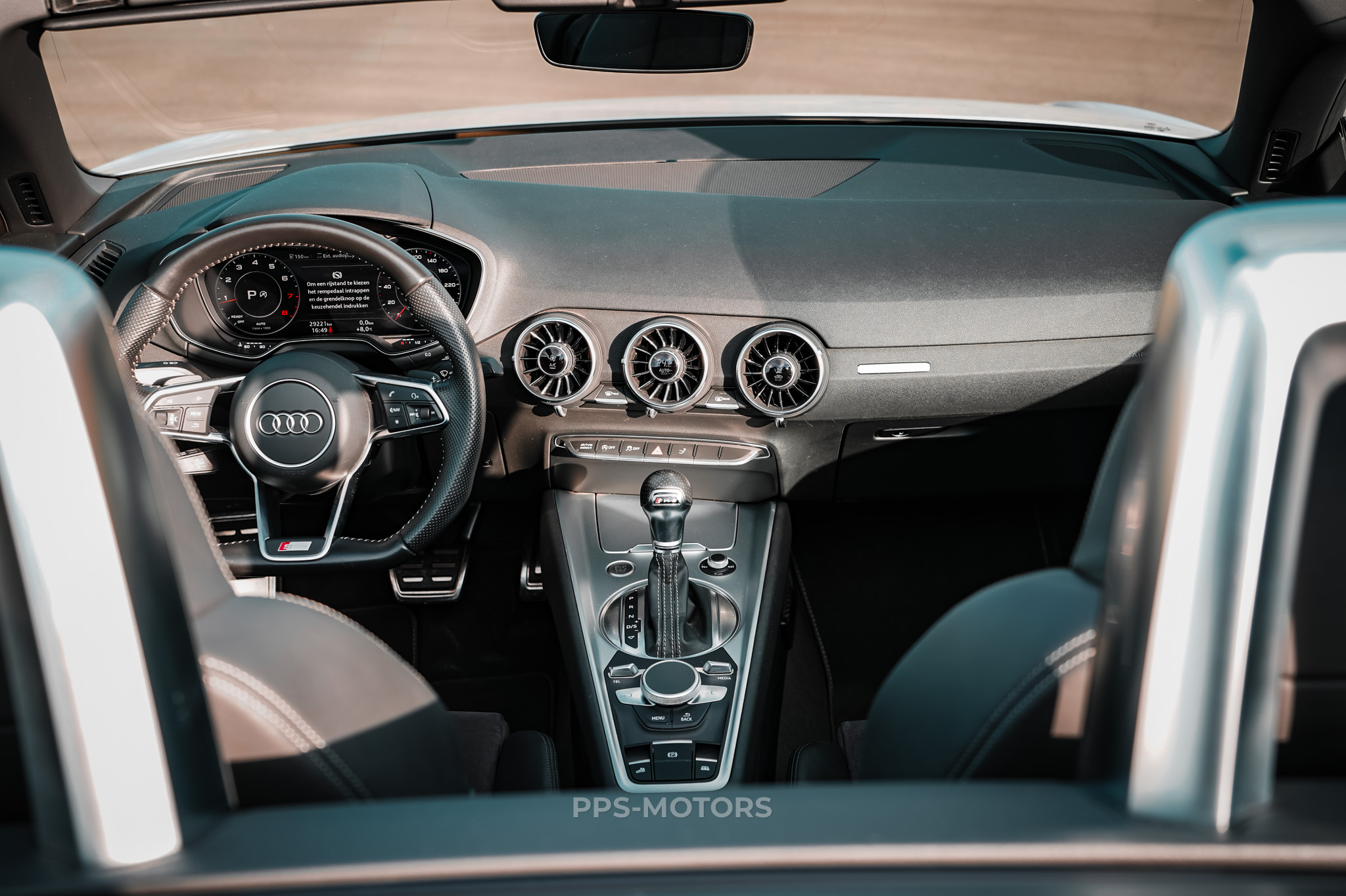 Audi TT ROADSTER 2.0 TFSI S-TRONIC photo 32