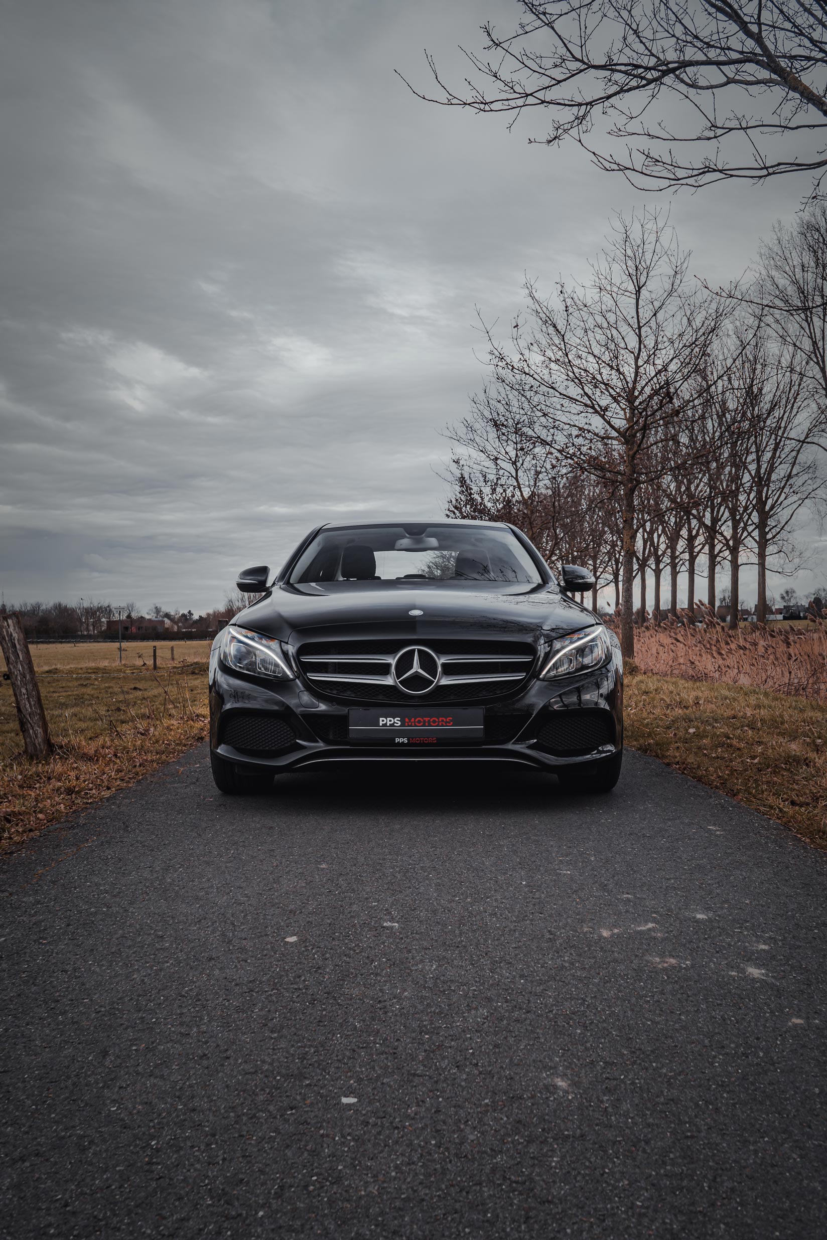Mercedes Benz C180 photo 2