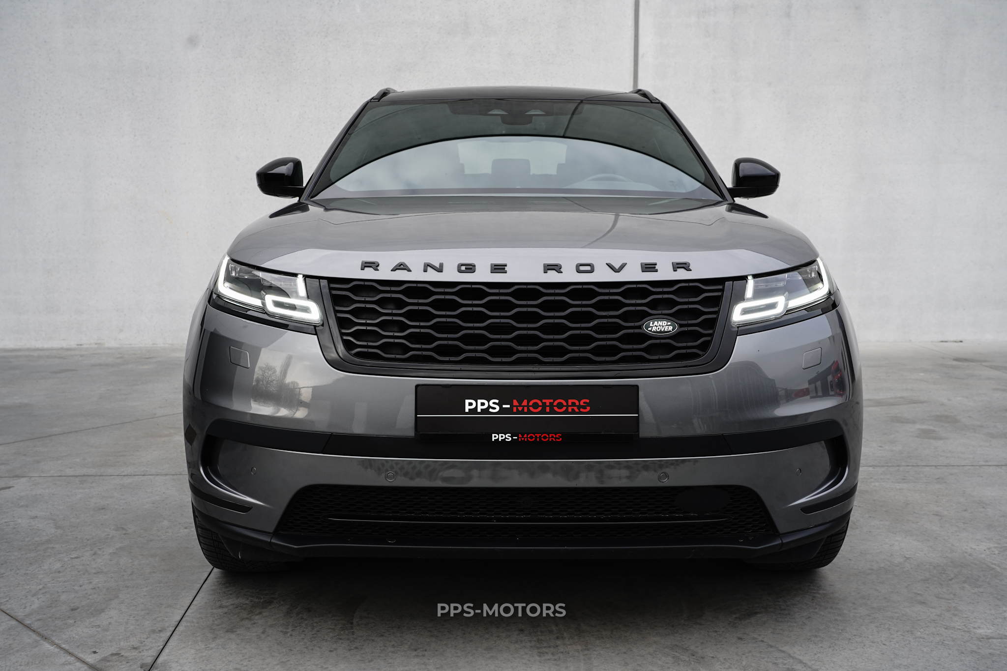 Land Rover VELAR 3.0 P400E photo 3
