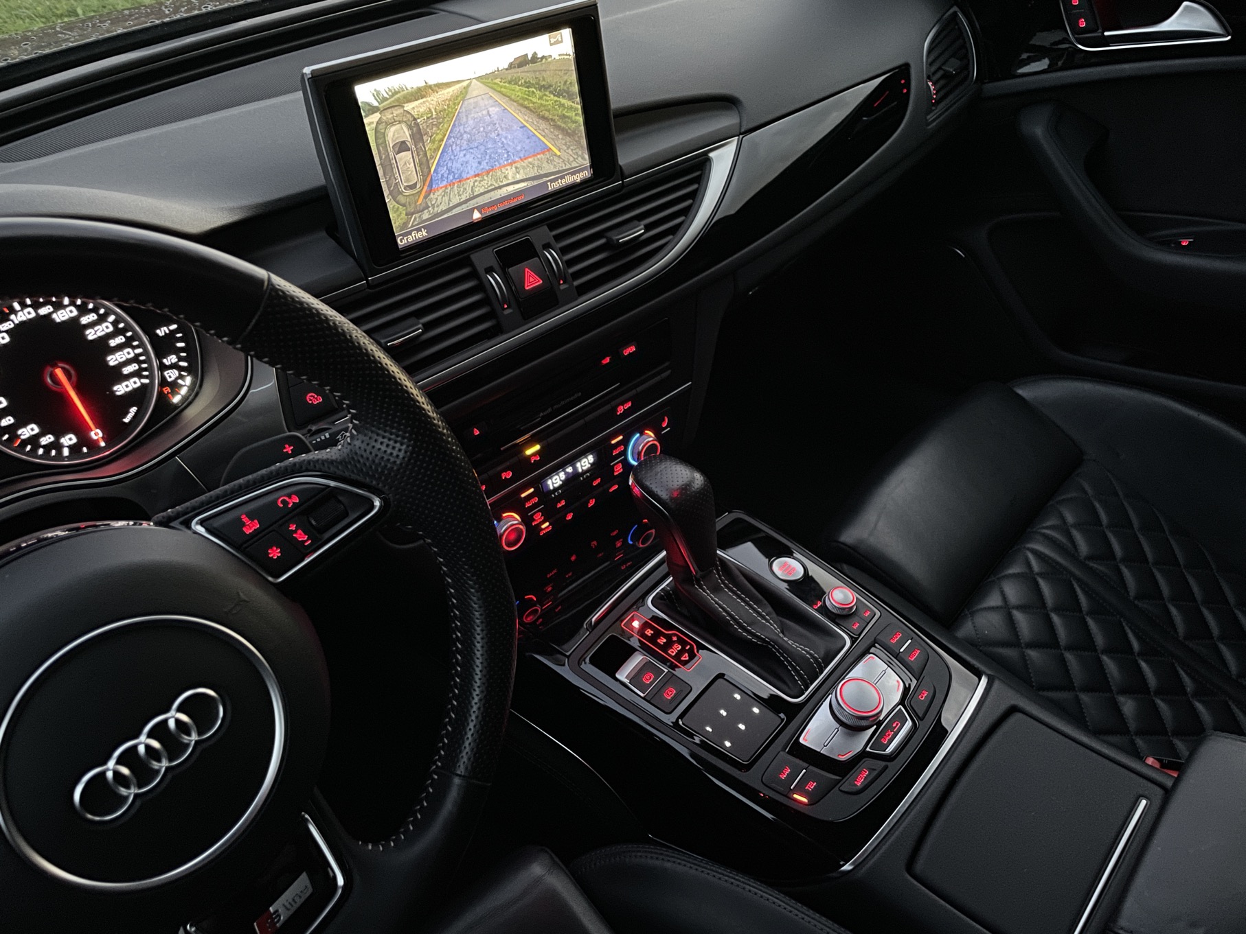 Audi A6 3.0 TDI V6 S-LINE photo 12