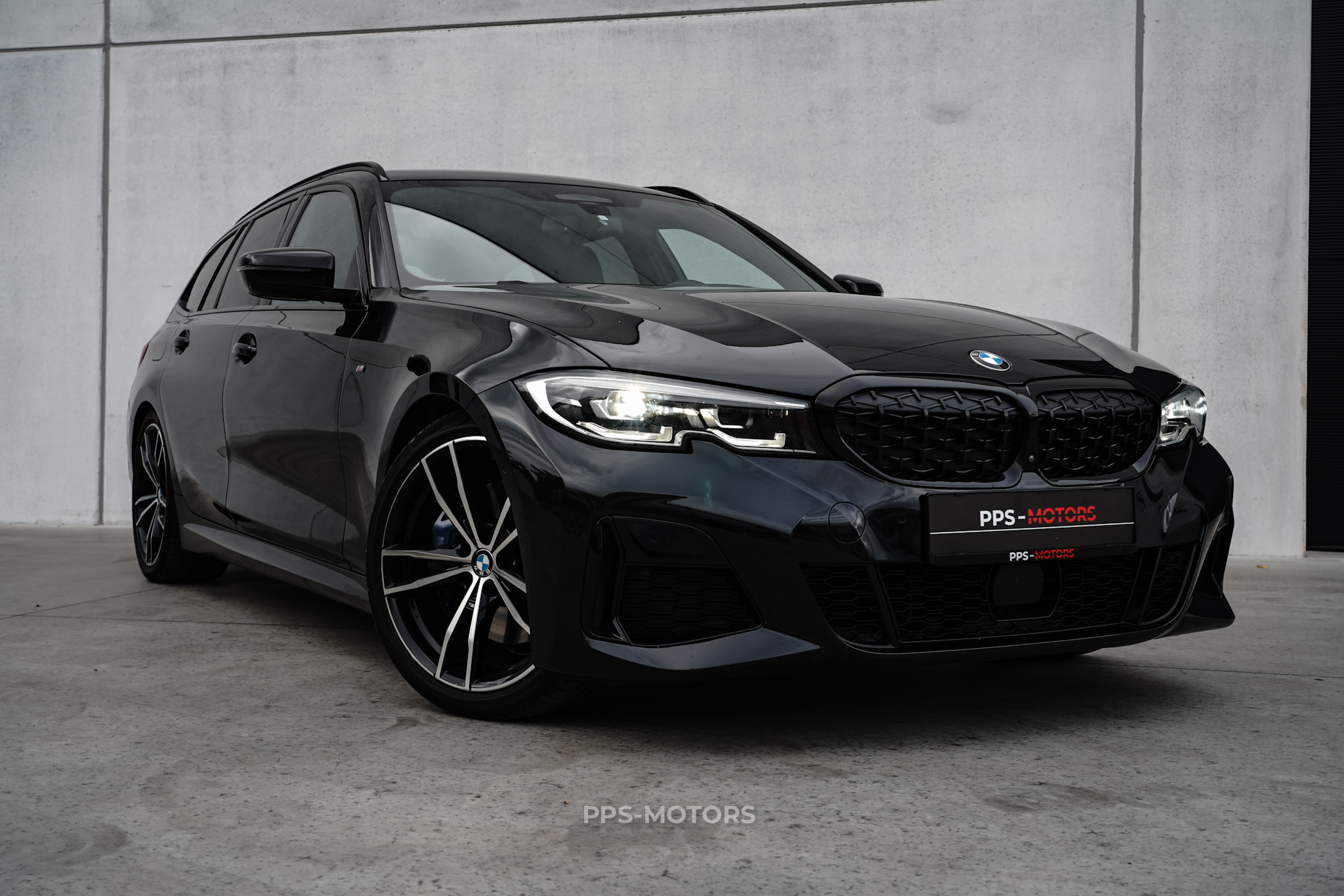 BMW M340i xDrive photo 16