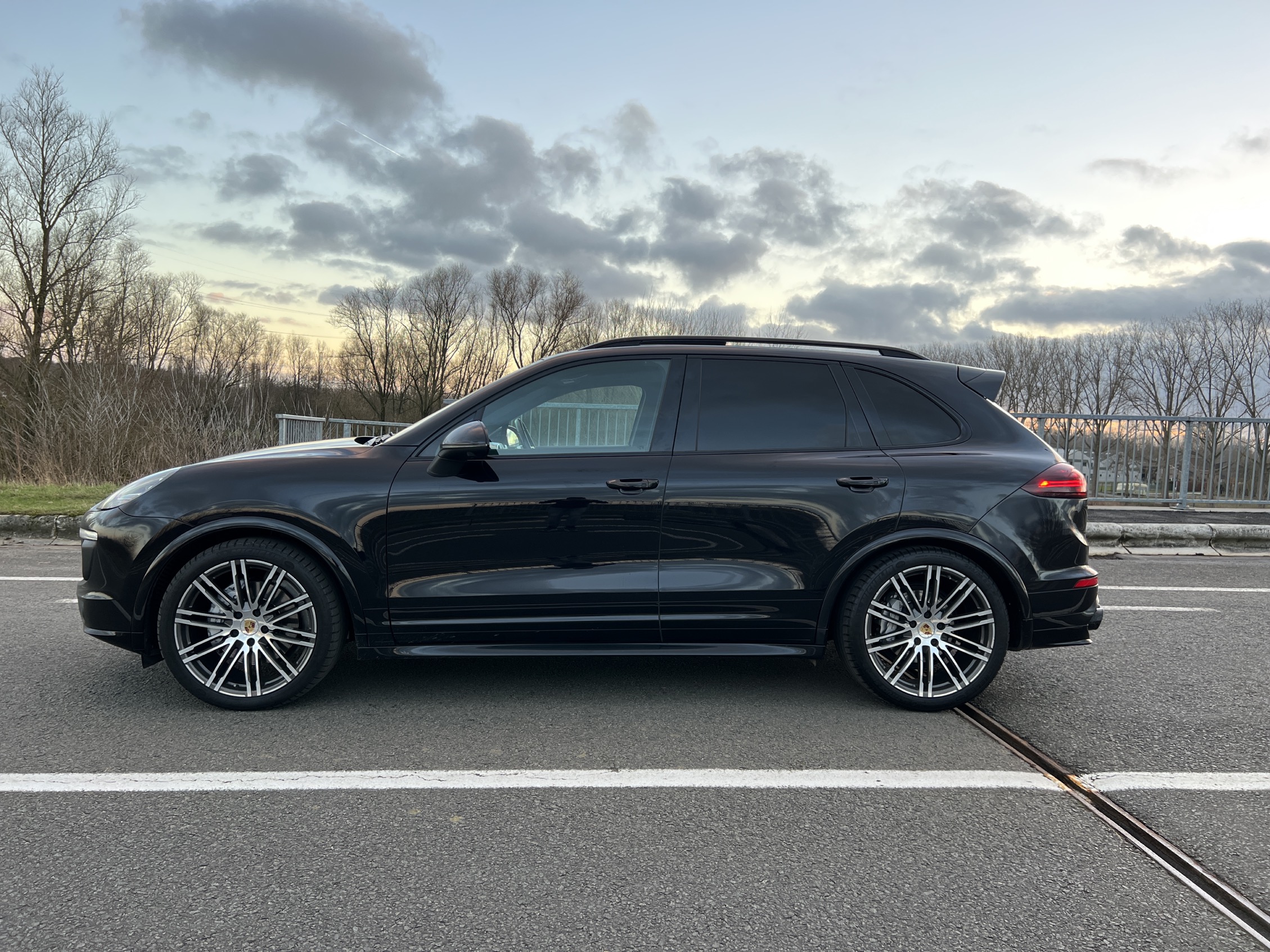 Porsche CAYENNE S 4.2 V8 PLATINUM EDITION photo 3