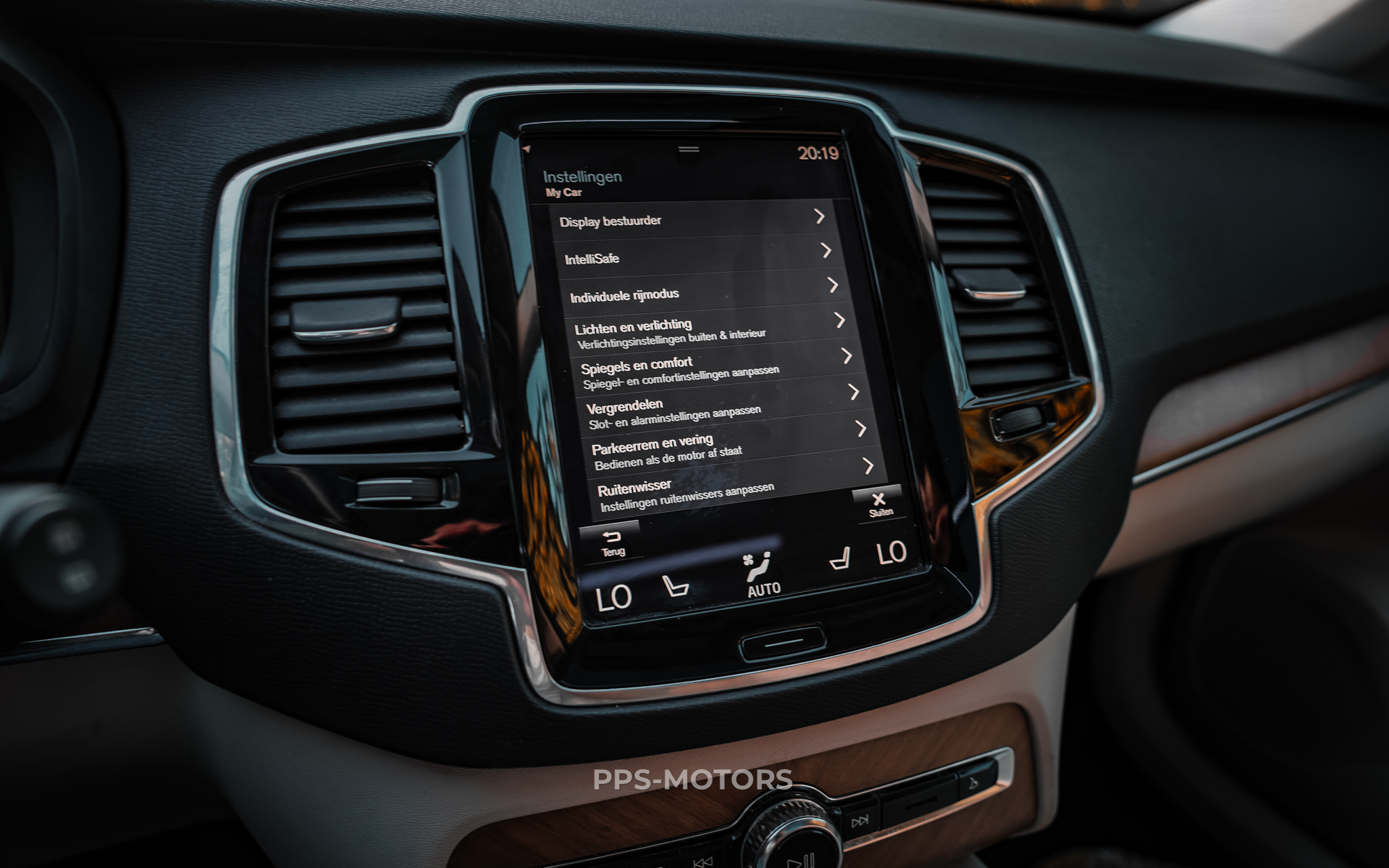 Volvo XC90 T8 INSCRIPTION photo 22