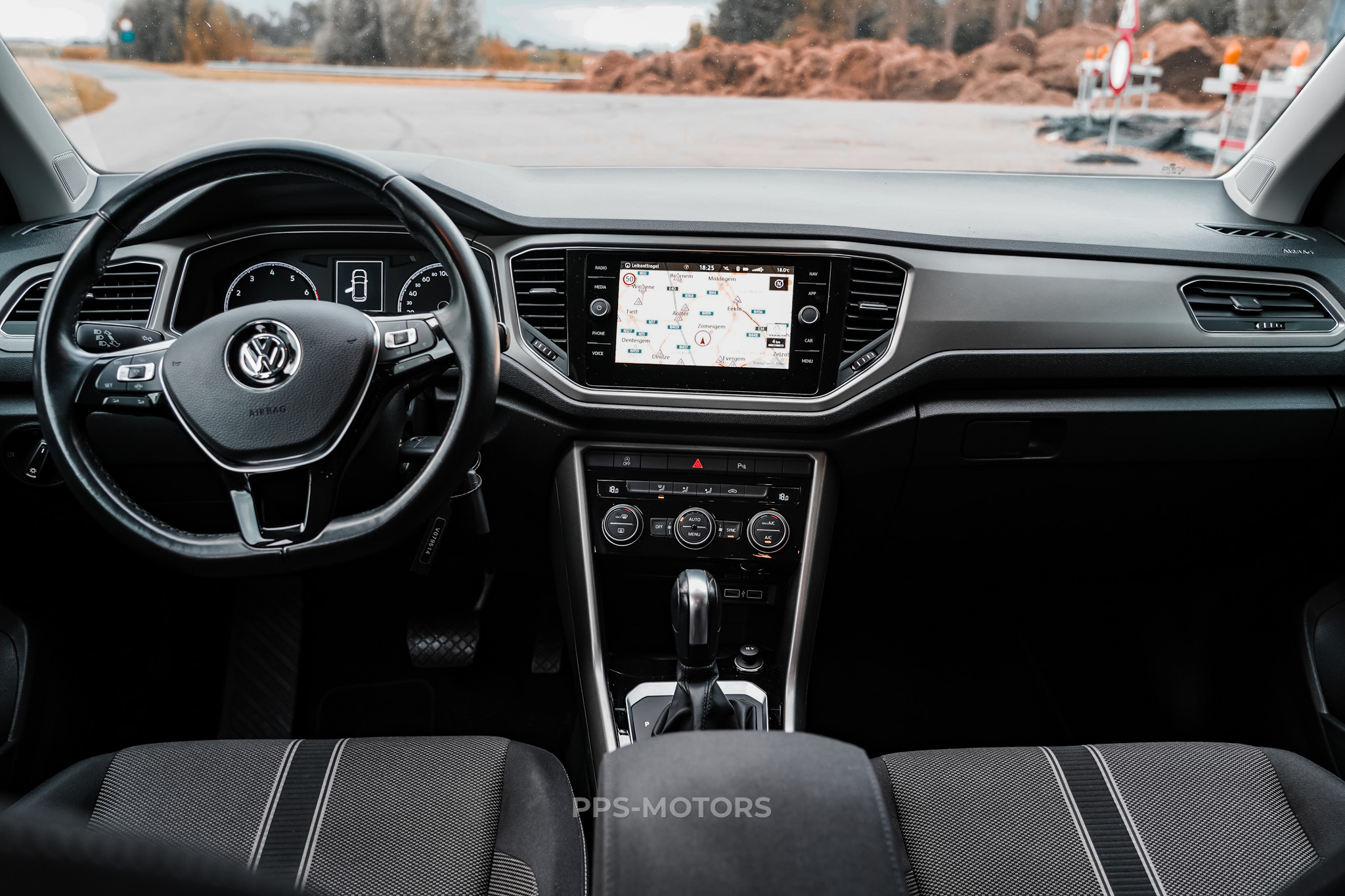 Volkswagen T-ROC 1.5 TSI photo 10
