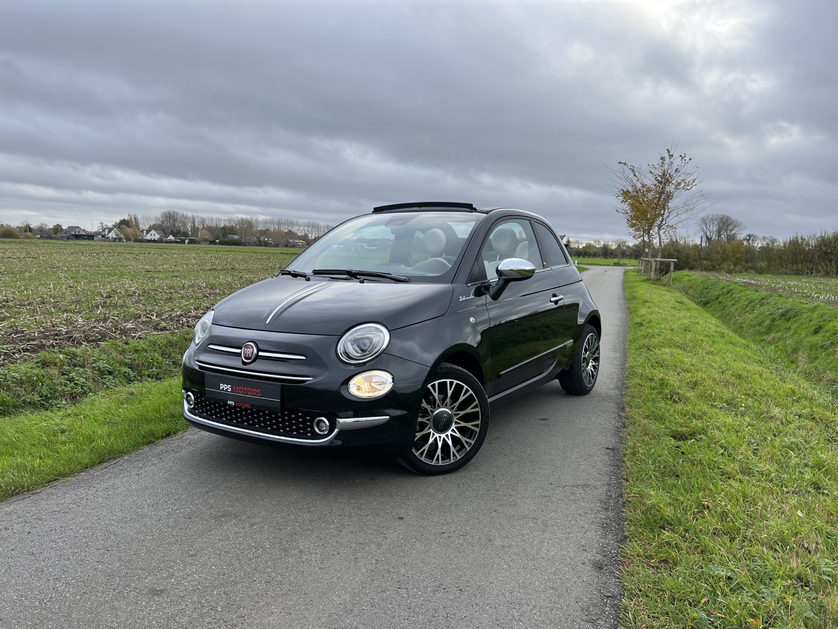 Fiat 500C Hybrid Dolcevita photo 2