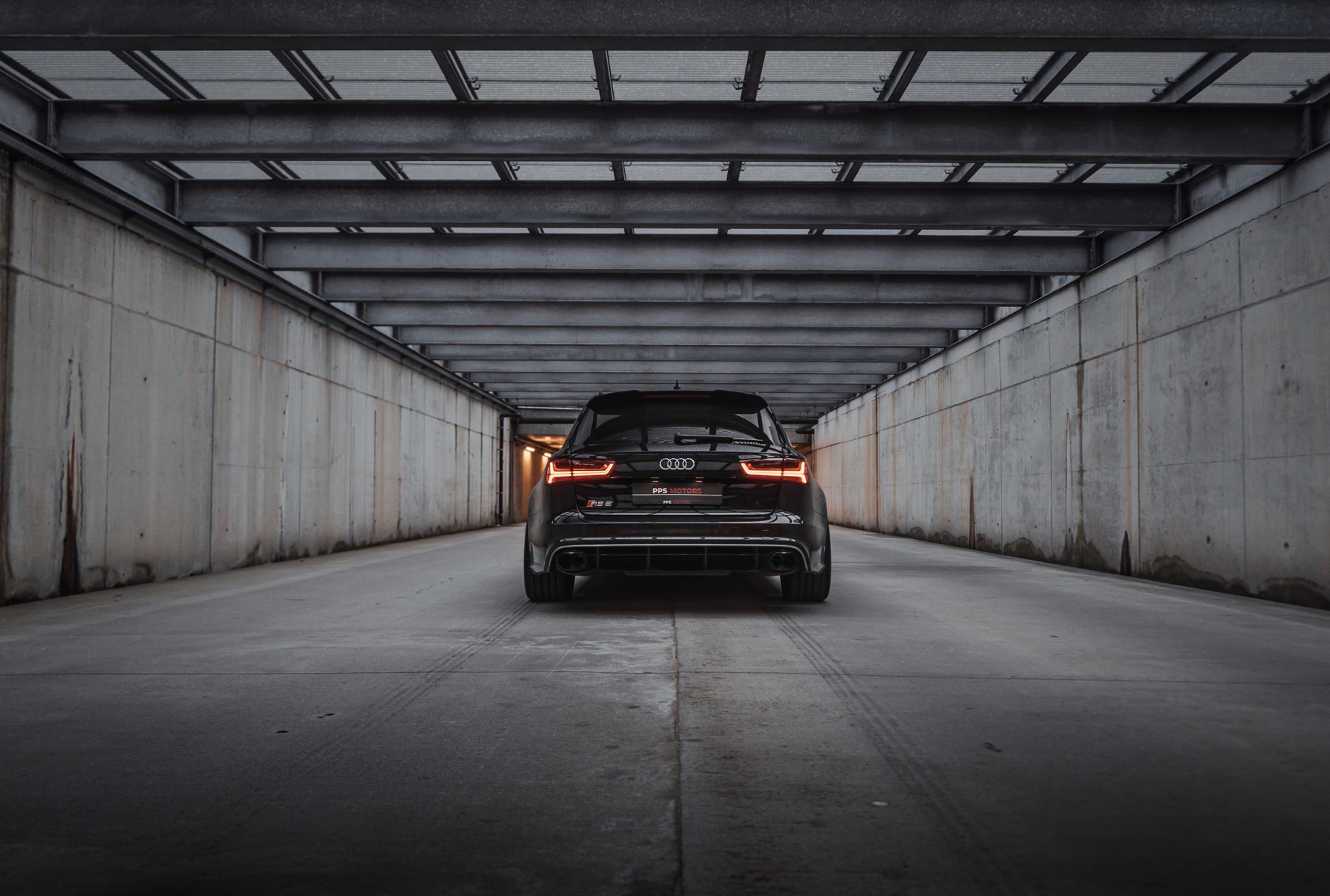 Audi RS6 4.0 V8 QUATTRO AKRAPOVIC photo 8