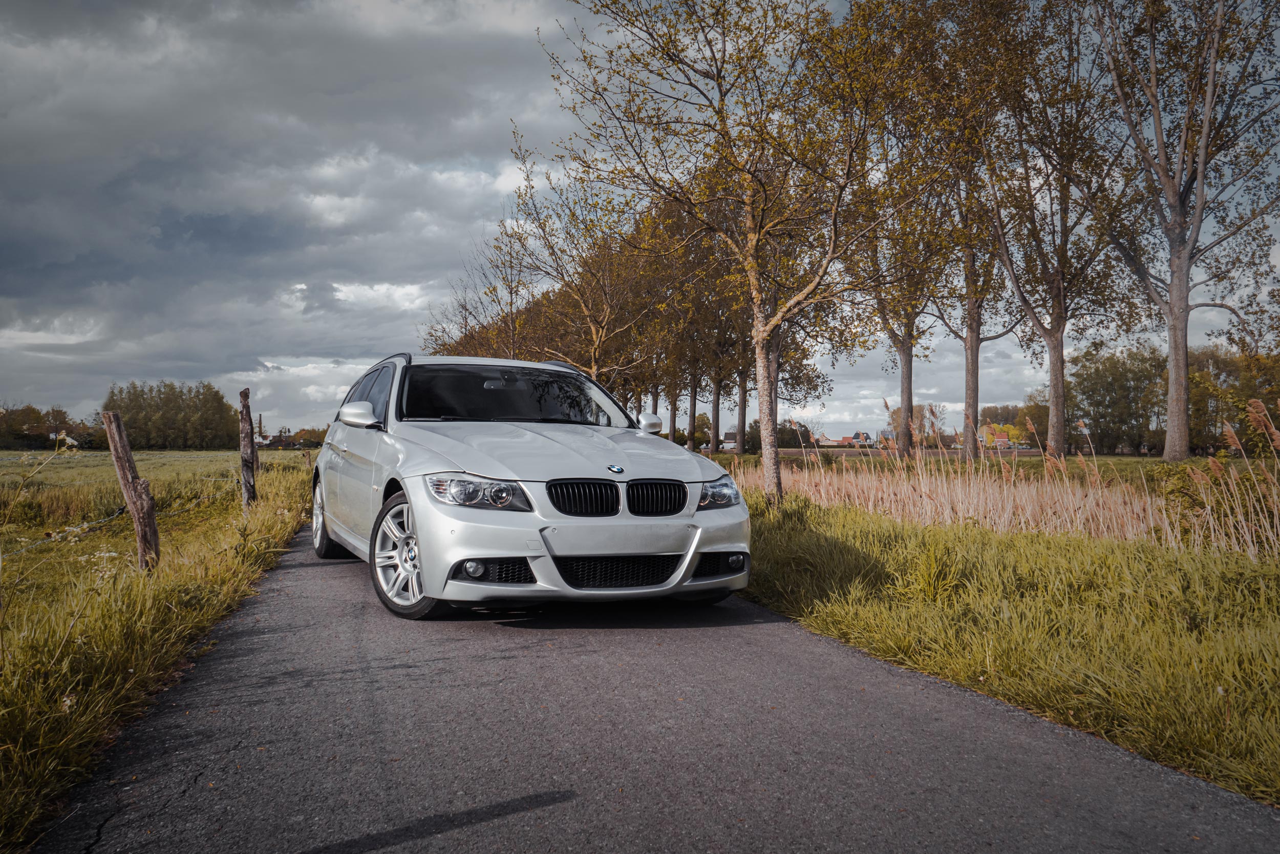BMW 318d E91 M-PAKKET photo 1