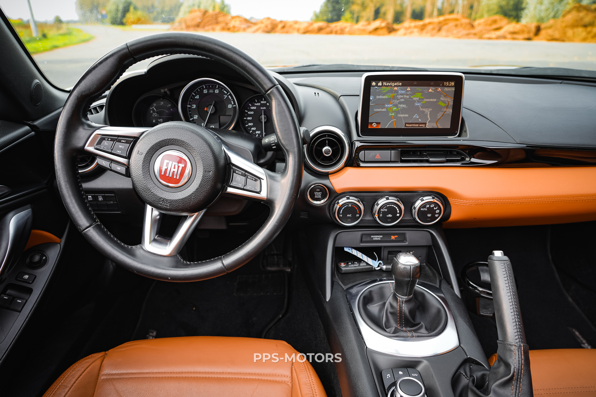 Fiat 124 1.4 SPIDER LUSSO photo 11
