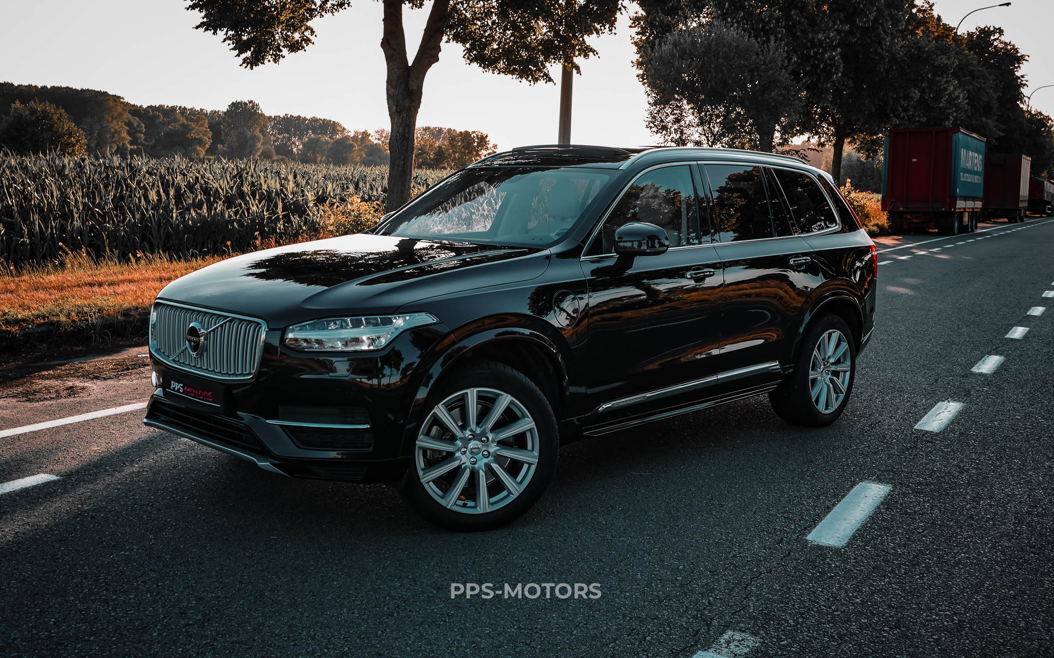 Volvo XC90 T8 INSCRIPTION photo 1