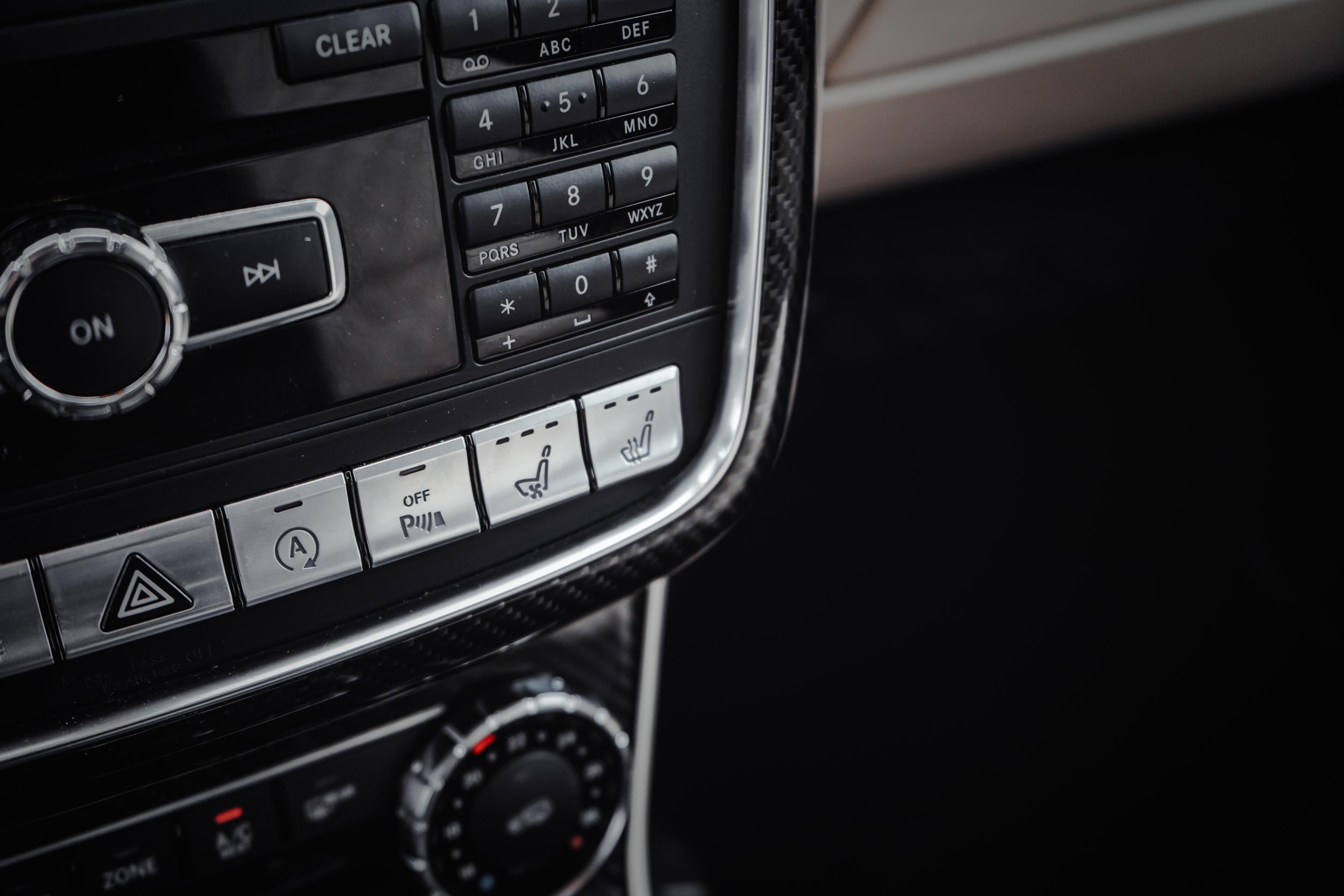 Mercedes Benz G63 AMG 5.5 V8 - EXCLUSIVE EDITION 463 - DESIGNO photo 31