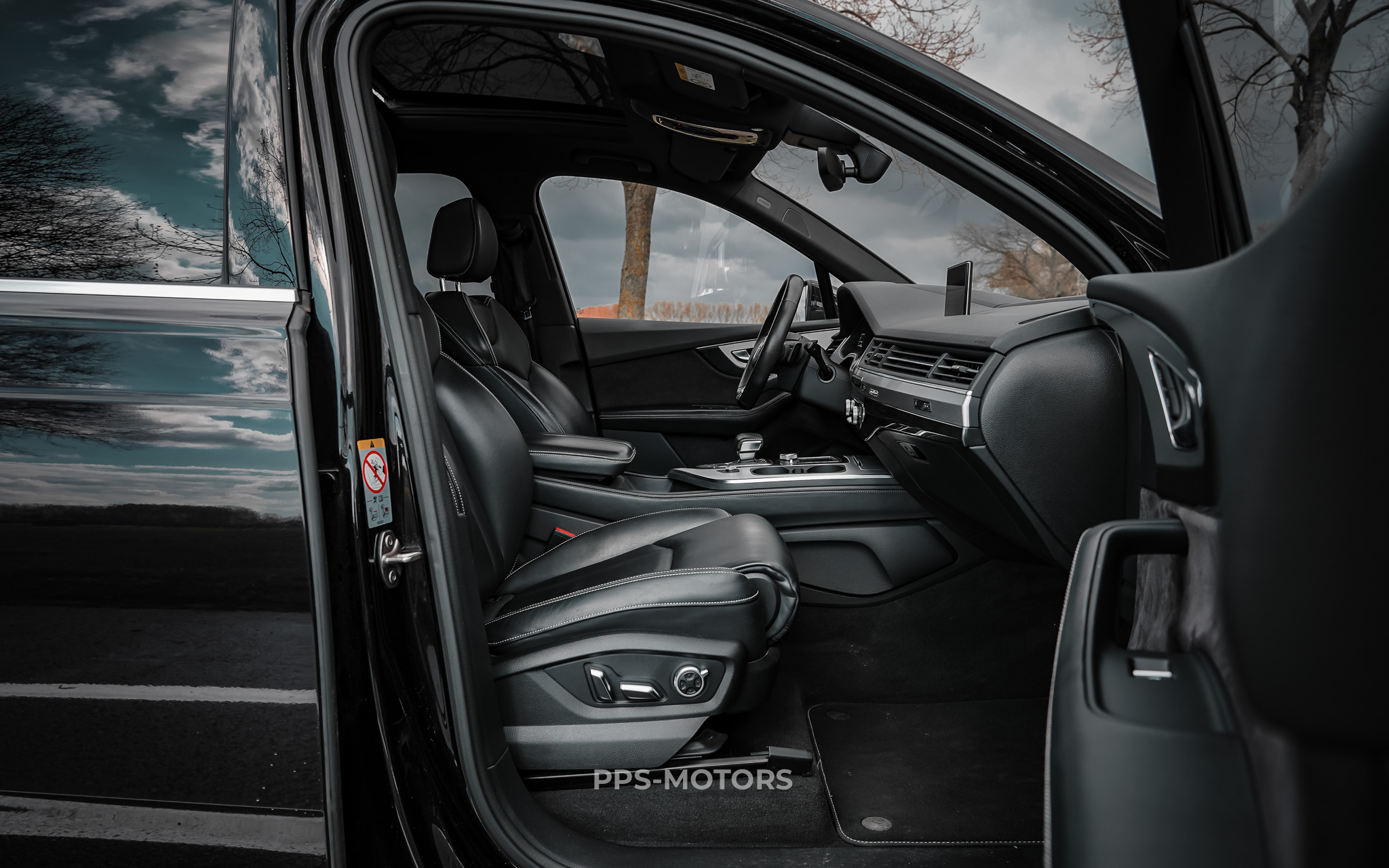Audi Q7 3.0 TDi V6 QUATTRO E-TRON S-LINE photo 25