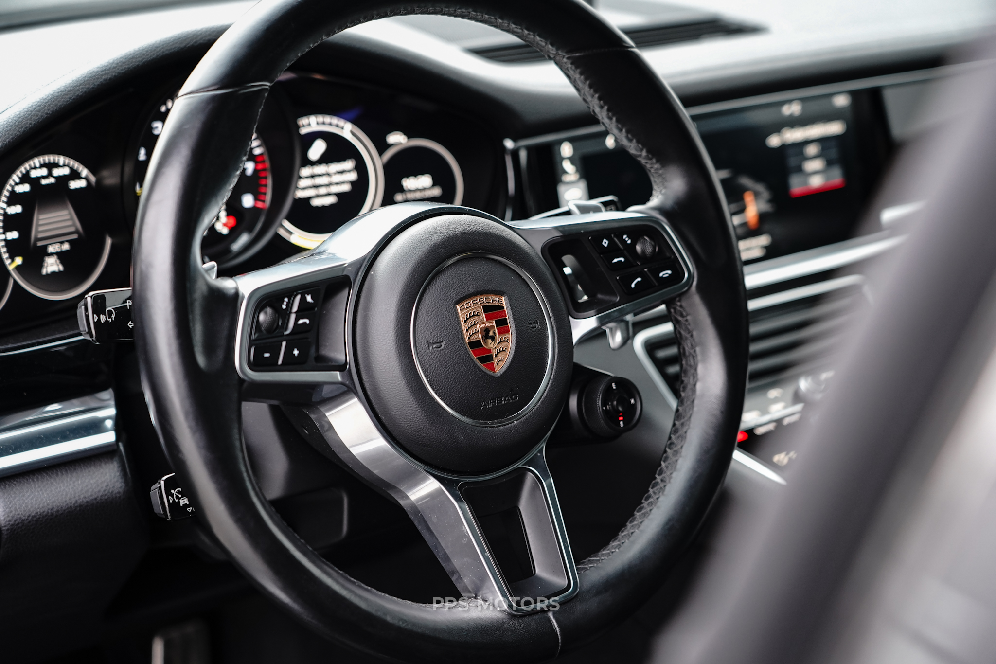 Porsche PANAMERA 4 E-HYBRID photo 13