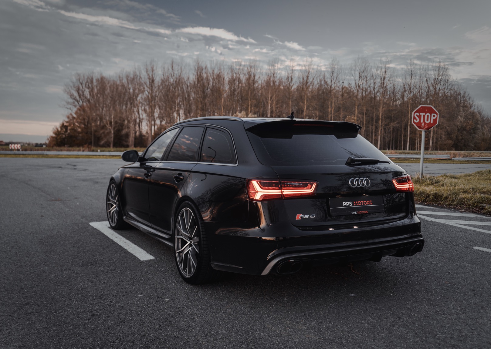 Audi RS6 4.0 V8 QUATTRO AKRAPOVIC photo 26