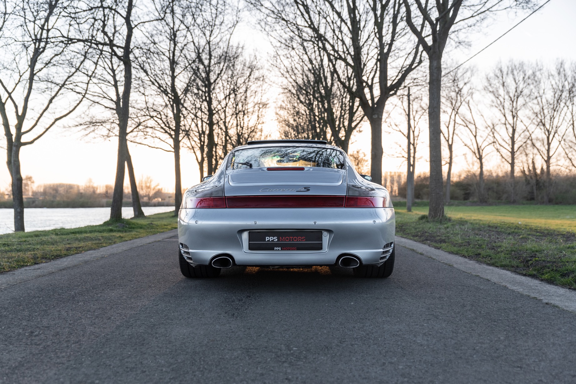 Porsche 996 CARRERA 4S photo 8