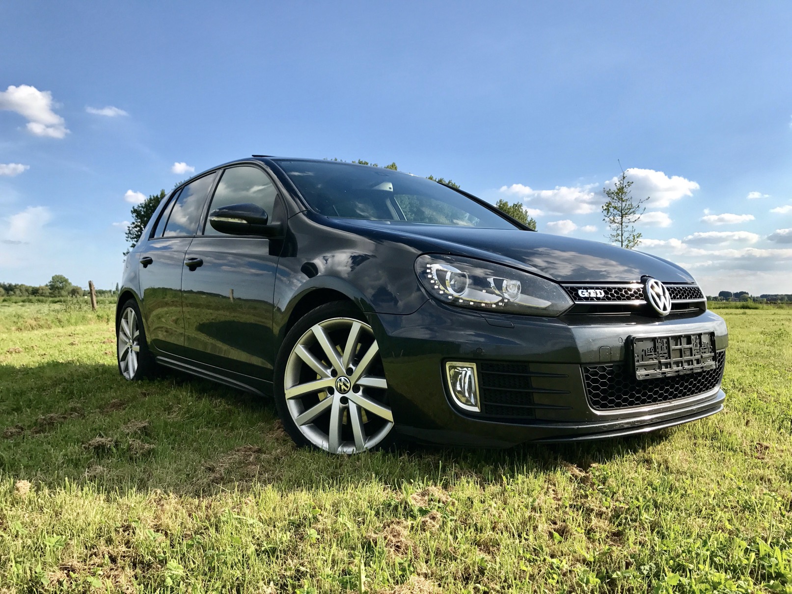 Volkswagen GOLF VI 2.0 GTD photo 1